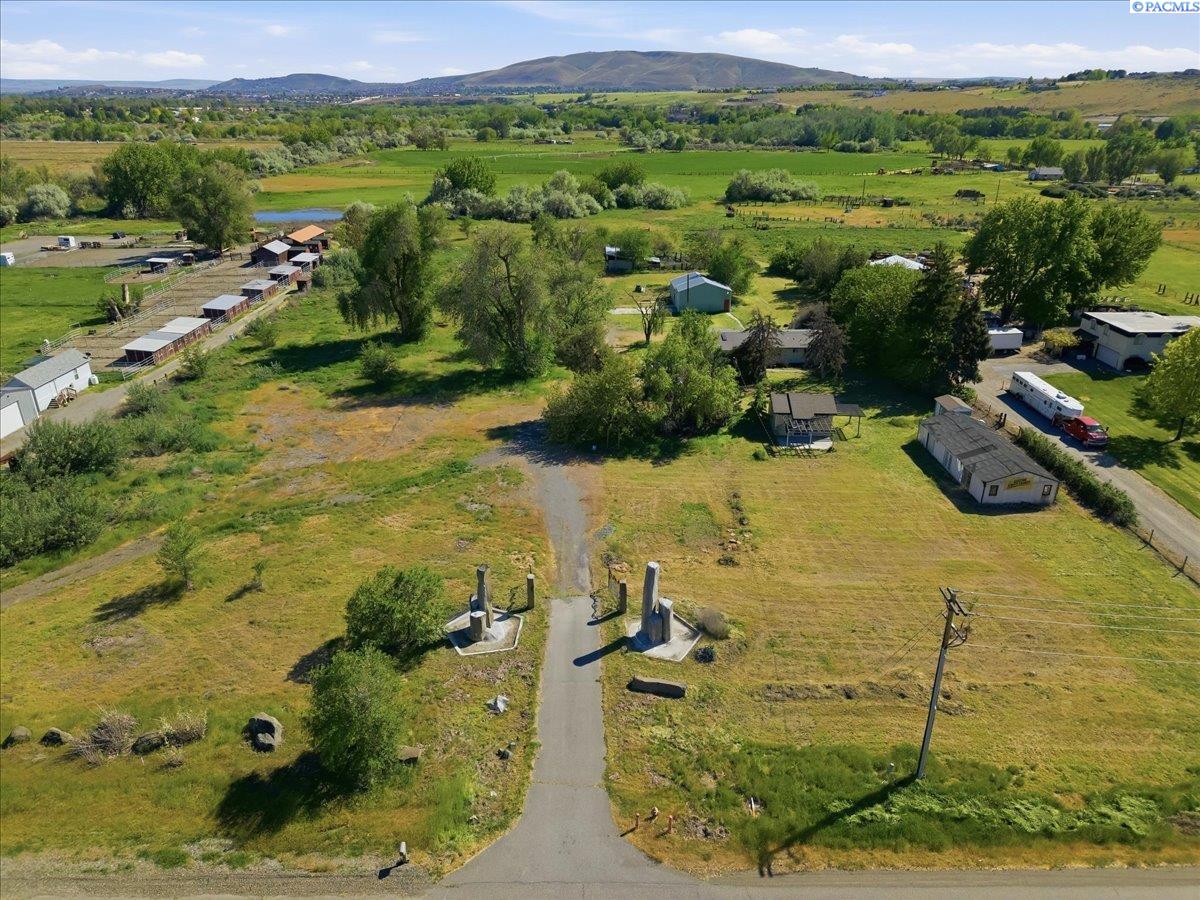 2723 Van Giesen, West Richland, WA 99354-4930