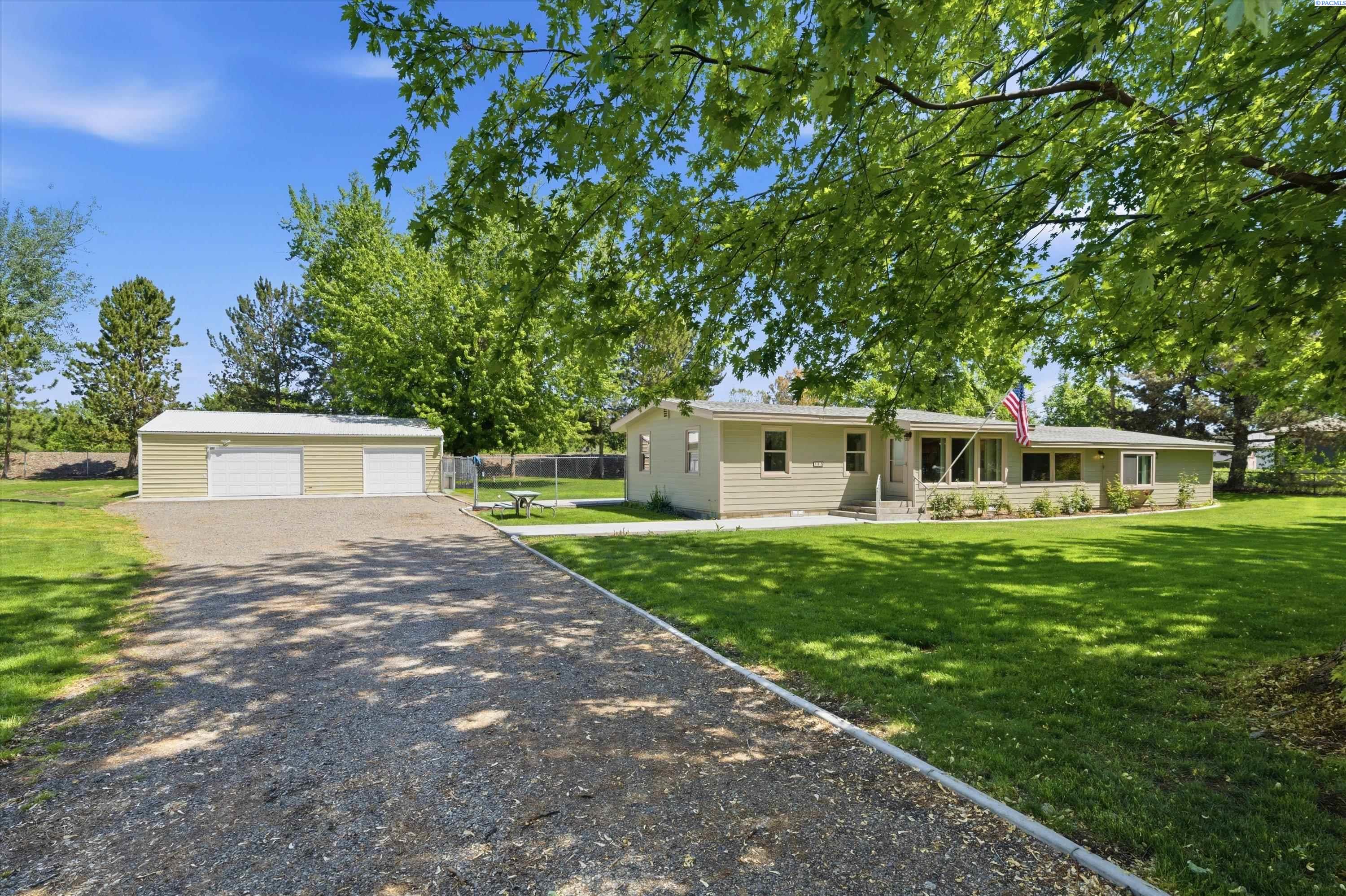 502 Riverside Dr, West Richland, WA 99353