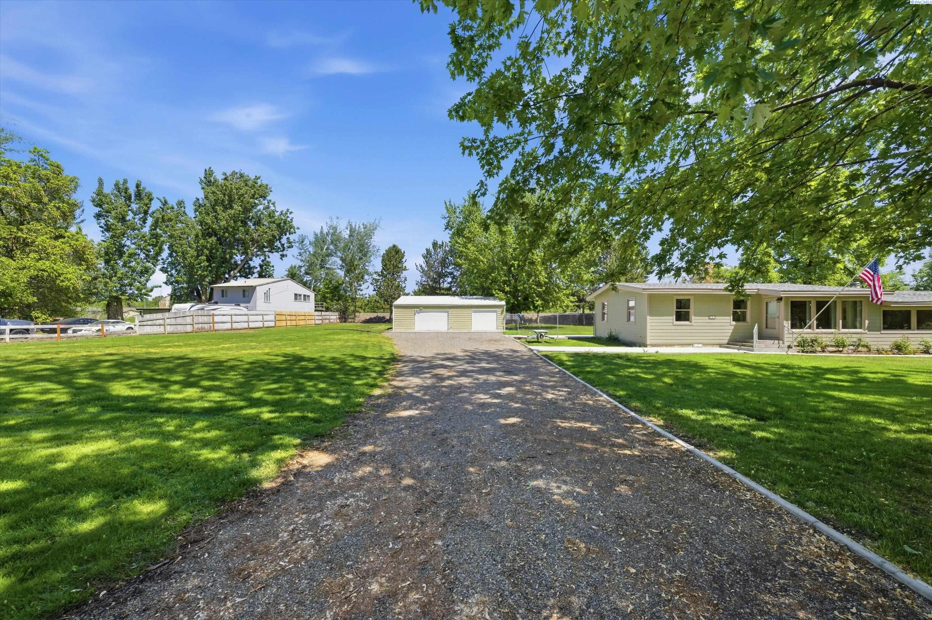502 Riverside Dr, West Richland, WA 99353