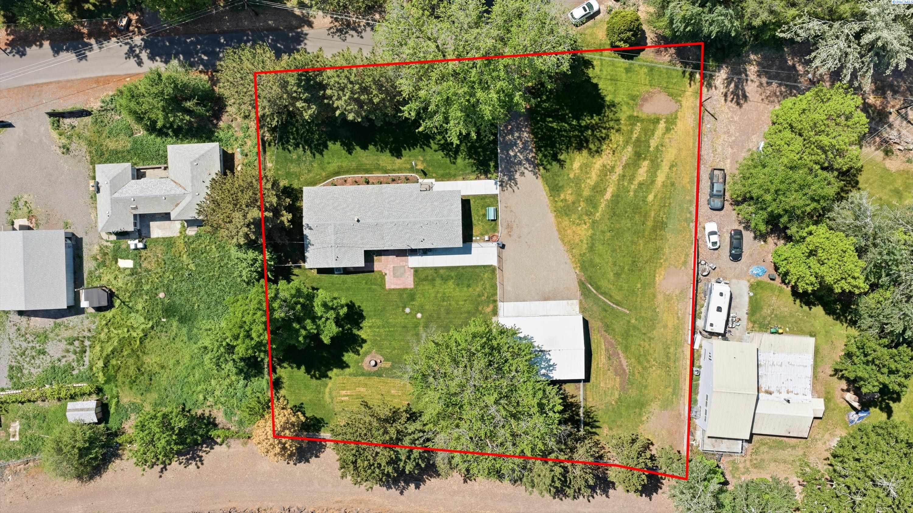 502 Riverside Dr, West Richland, WA 99353