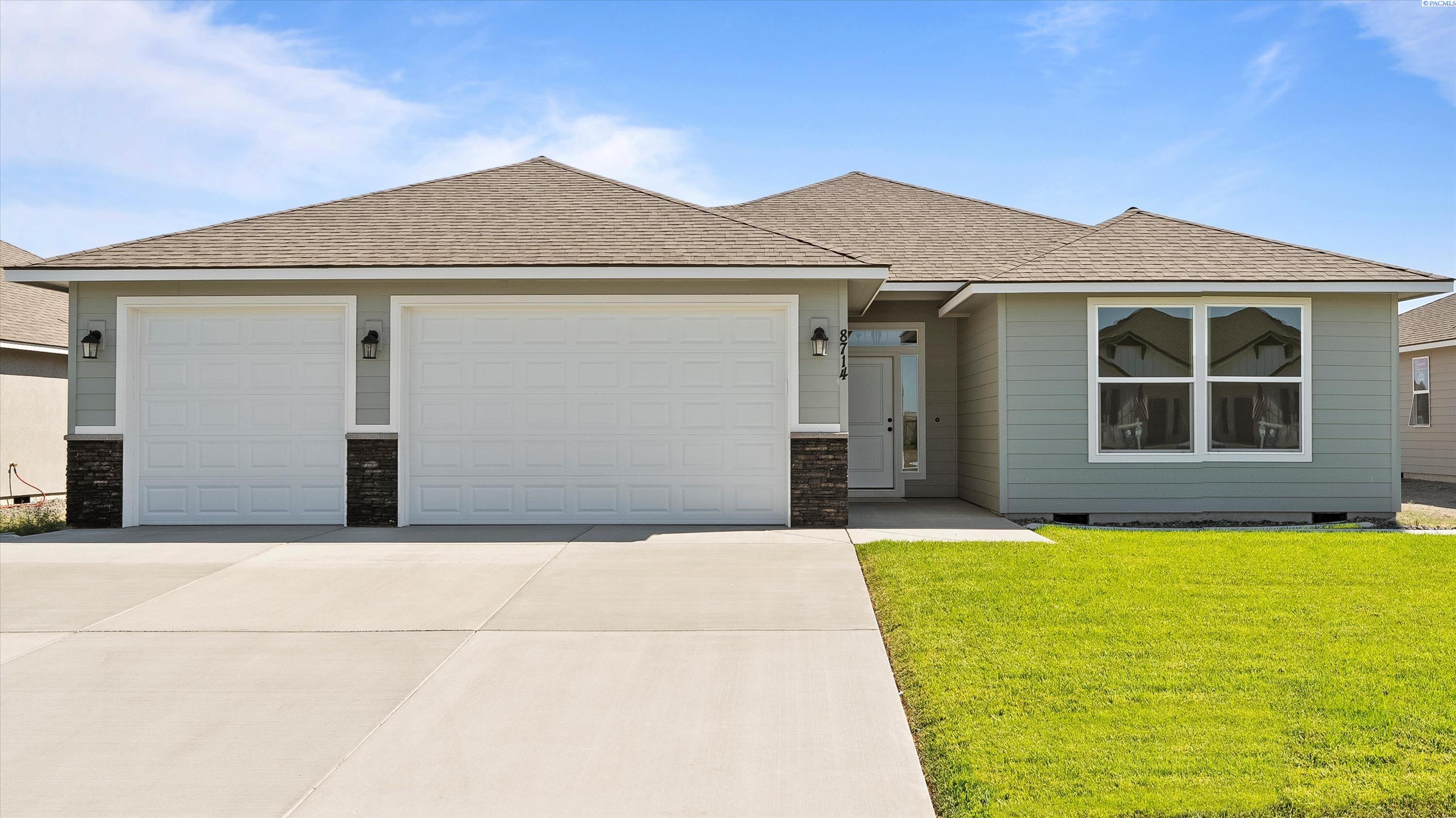 8809 Dusty Maiden Dr, Pasco, WA 99301