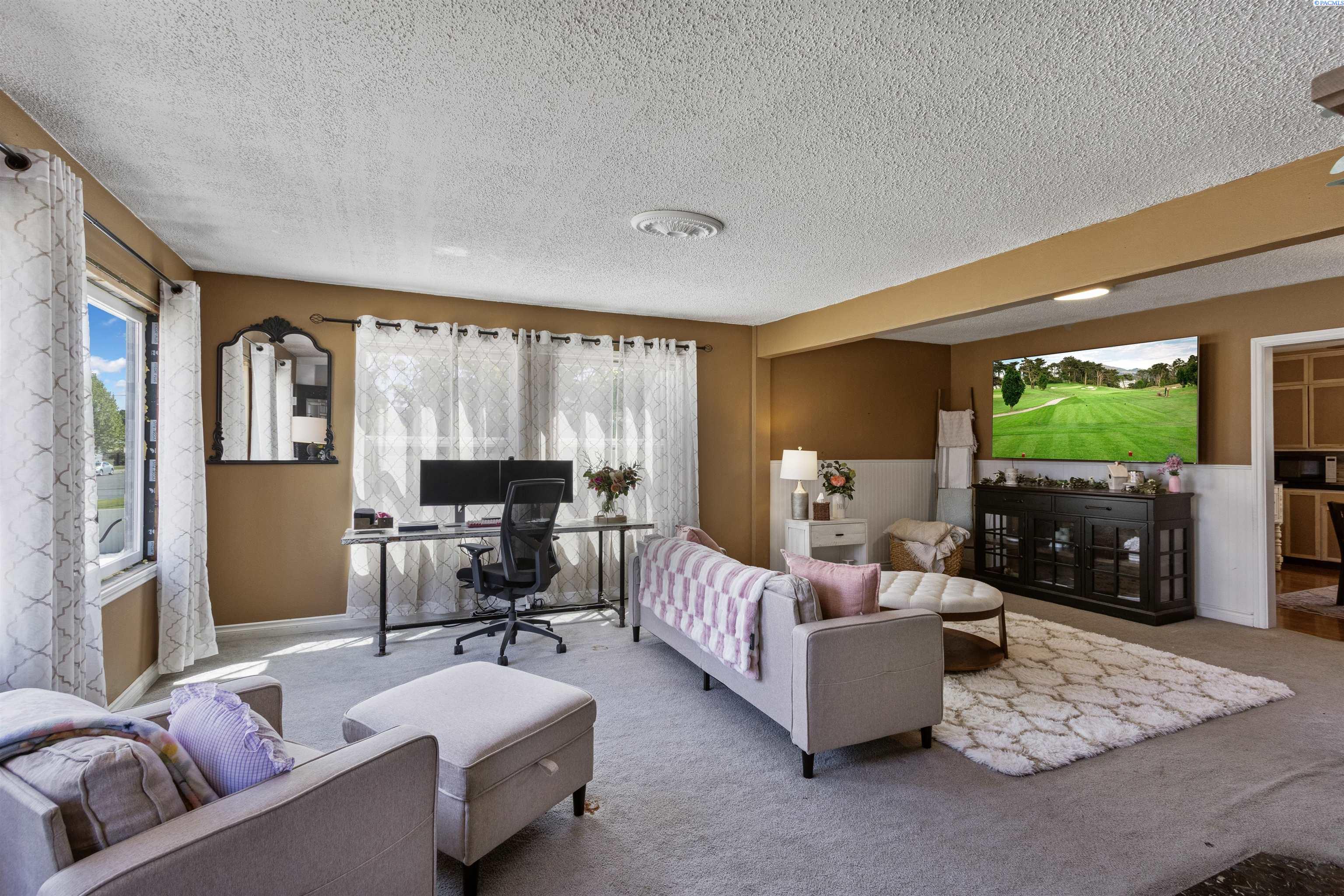 1833 Benson Ave, Prosser, WA 99350