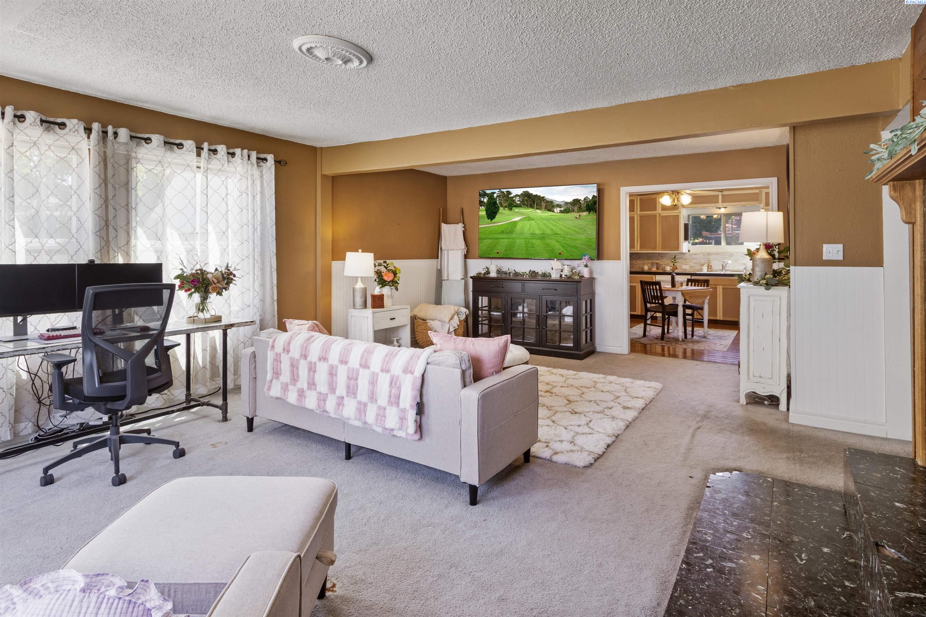 1833 Benson Ave, Prosser, WA 99350