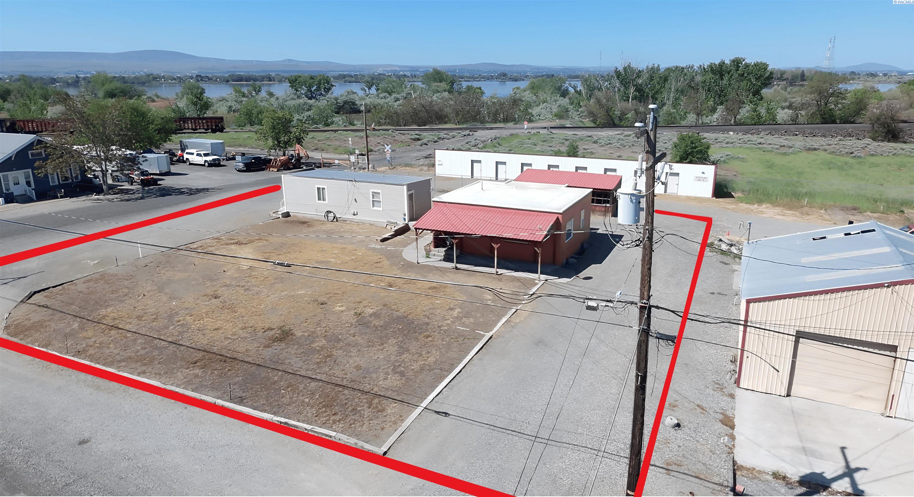 167 2nd Ave, Burbank, WA 99323