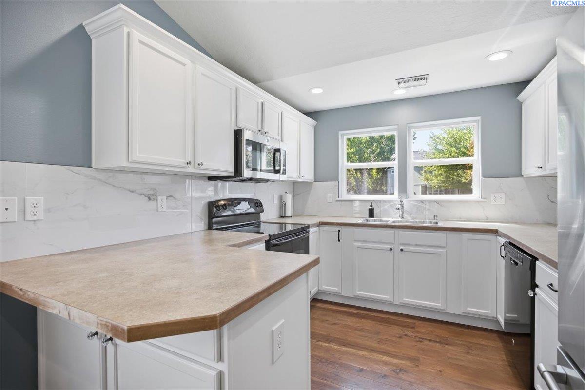 5126 Monica St, West Richland, WA 99353