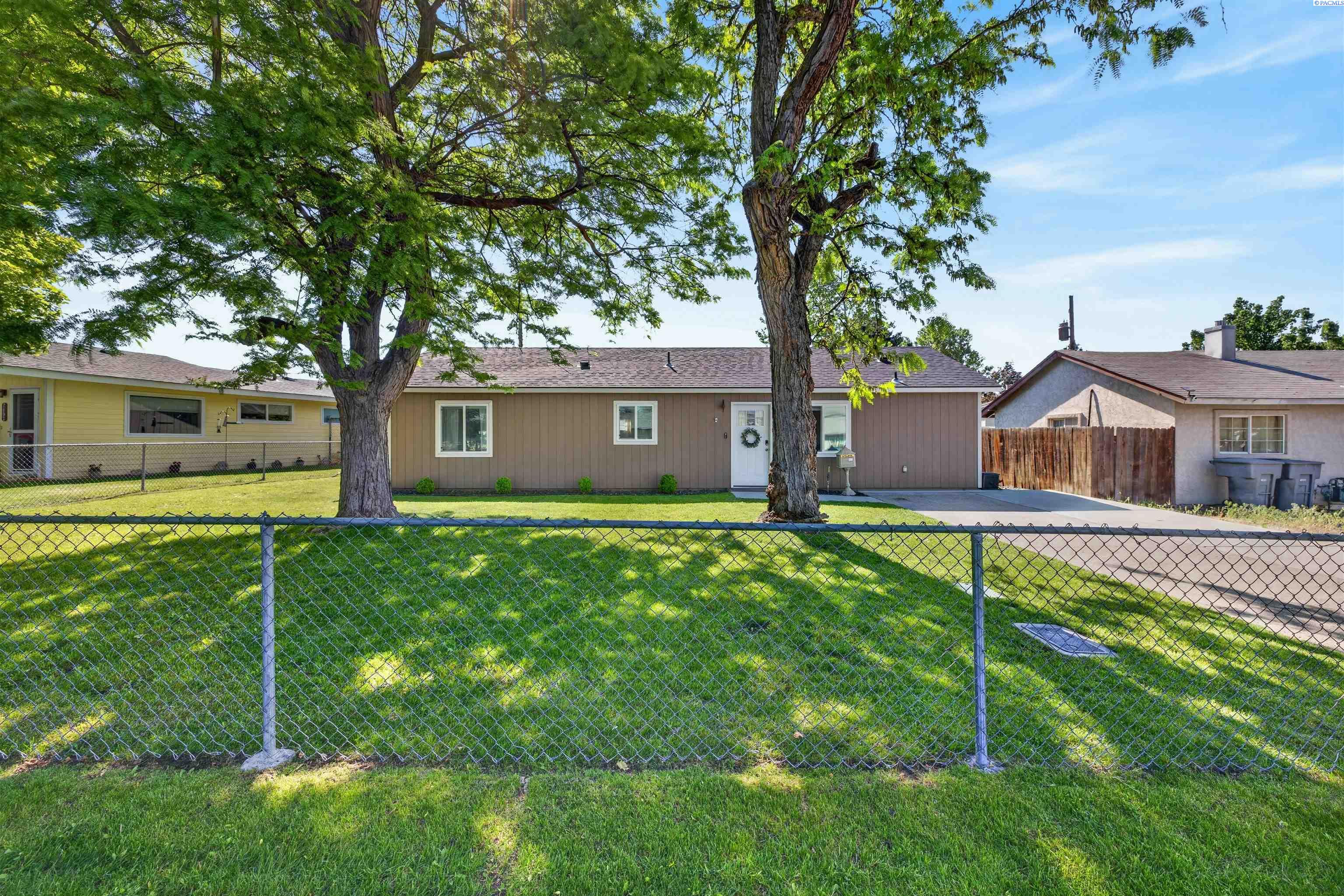 2405 Dover St, Richland, WA 99352