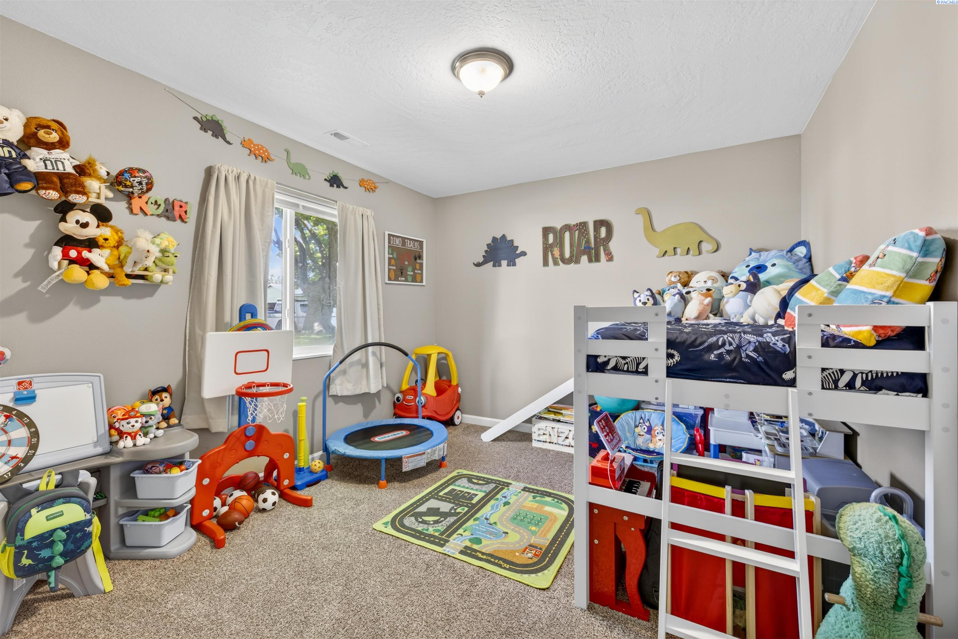 2405 Dover St, Richland, WA 99352