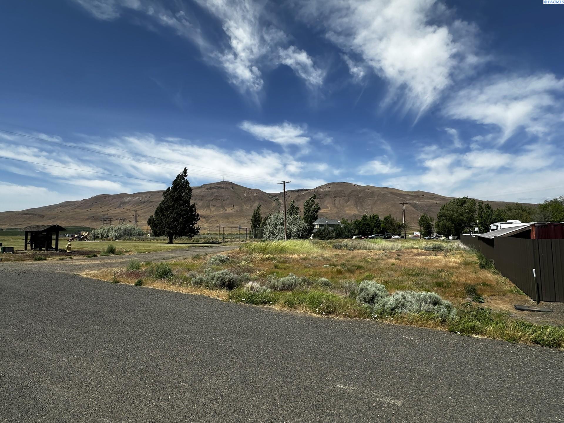 000 Locust St, Roosevelt WA 99356