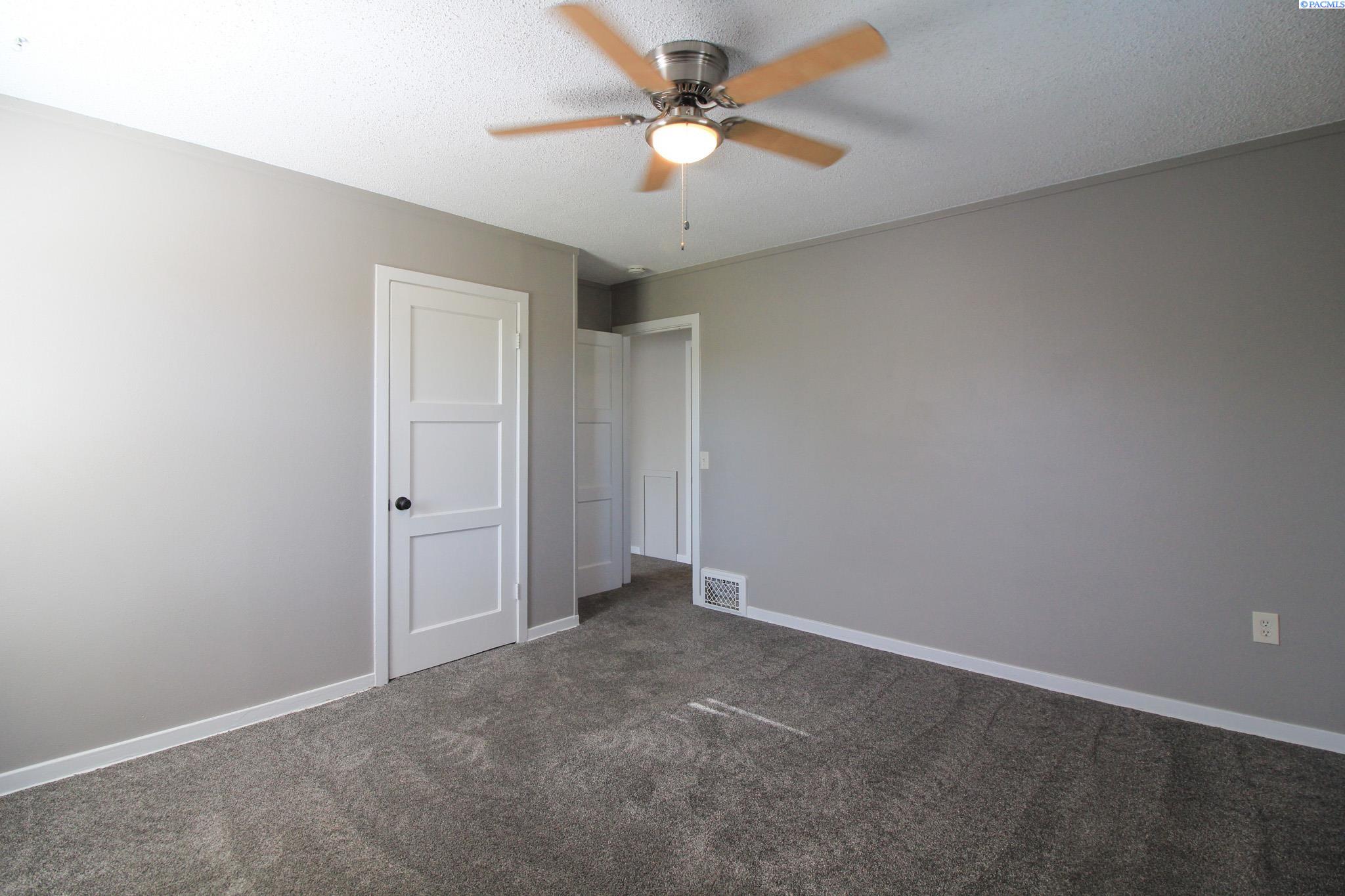 402 Benham St, Richland, WA 99352