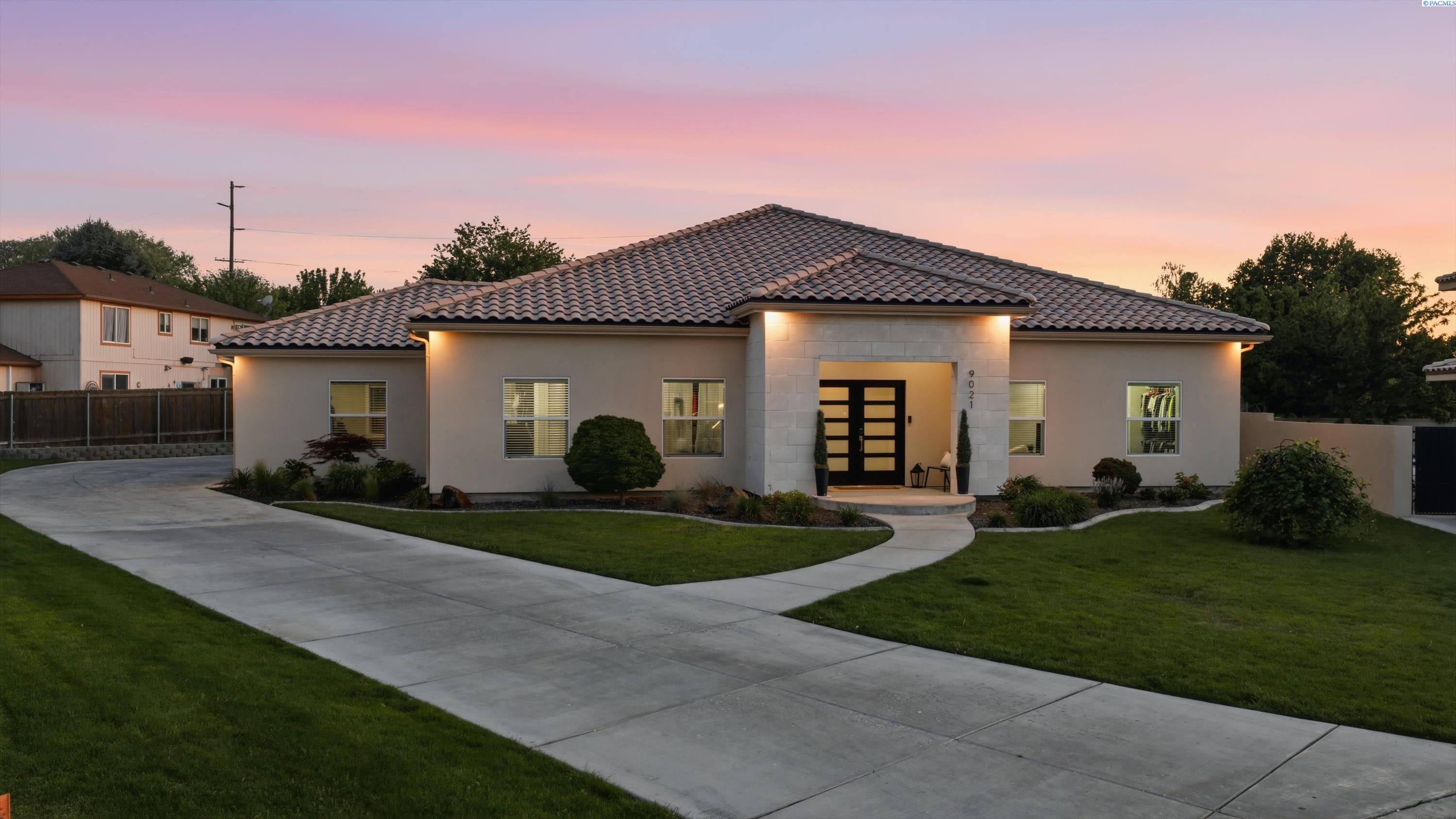 9021 Rio Grande Ave, Kennewick, WA 99336