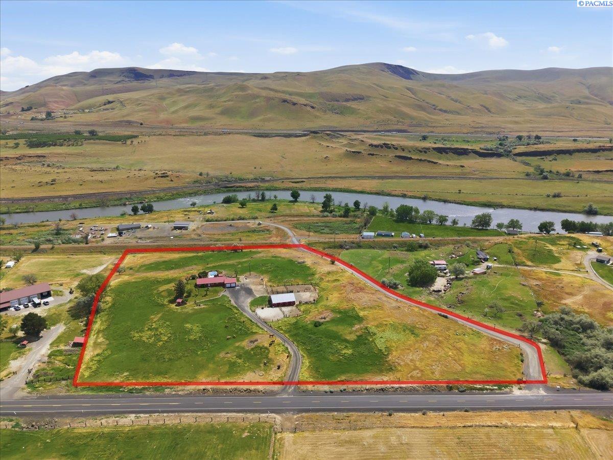 35807 Old Inland Empire Hwy, Benton City, WA 99320