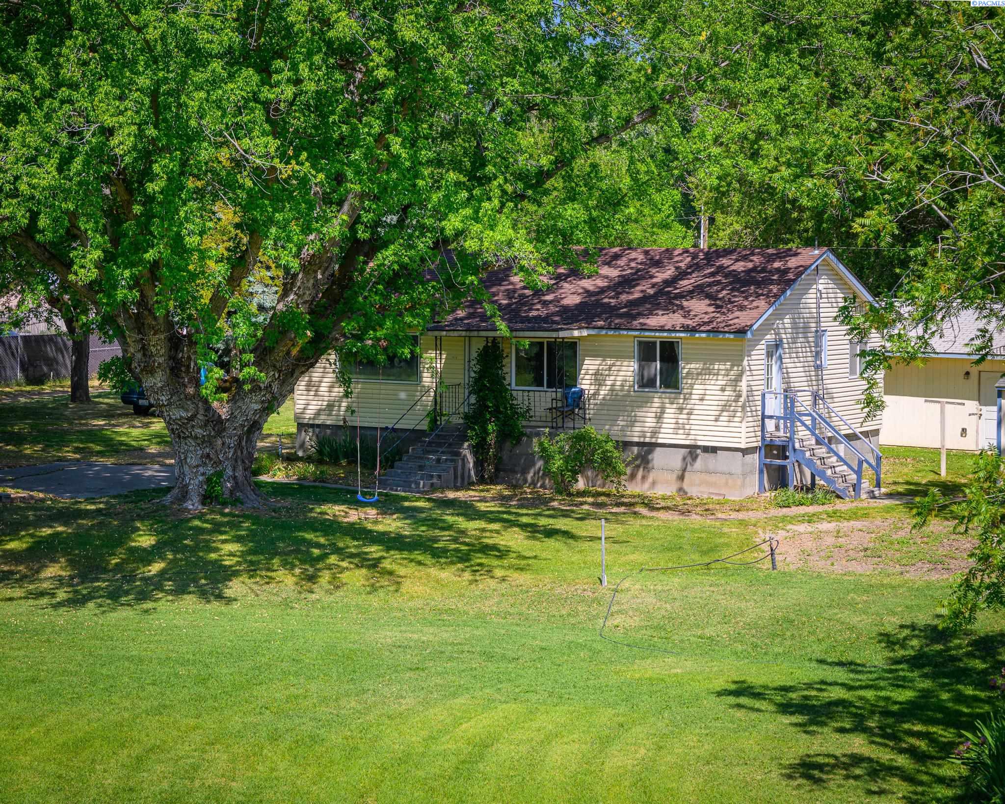 101 Abby Avenue #b, Benton City, WA 99320