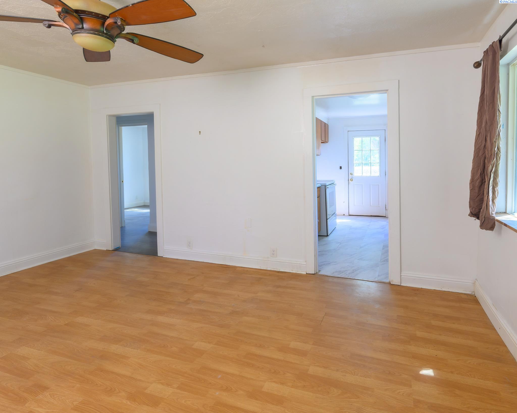 101 Abby Avenue #b, Benton City, WA 99320