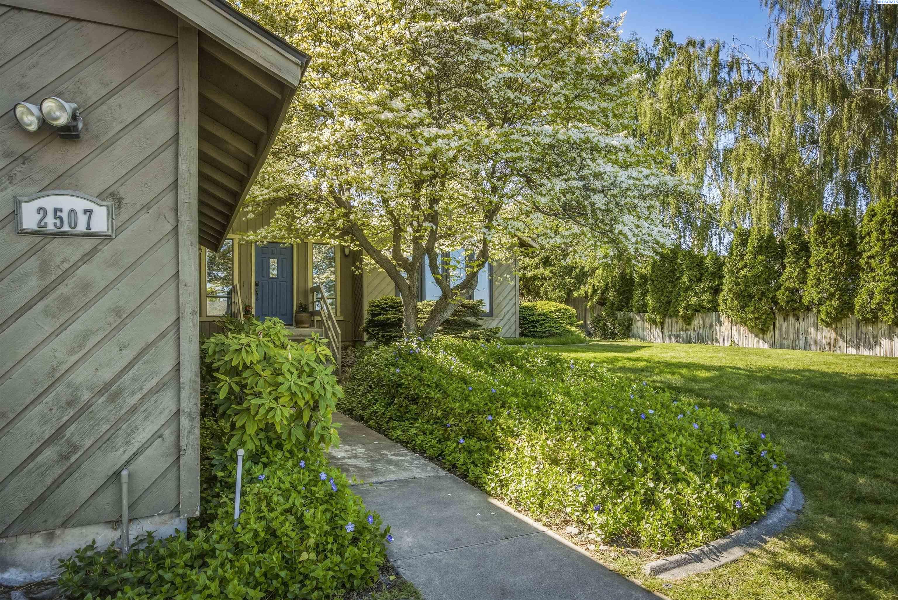 2507 Dawn Hill Ct, Richland, WA 99352