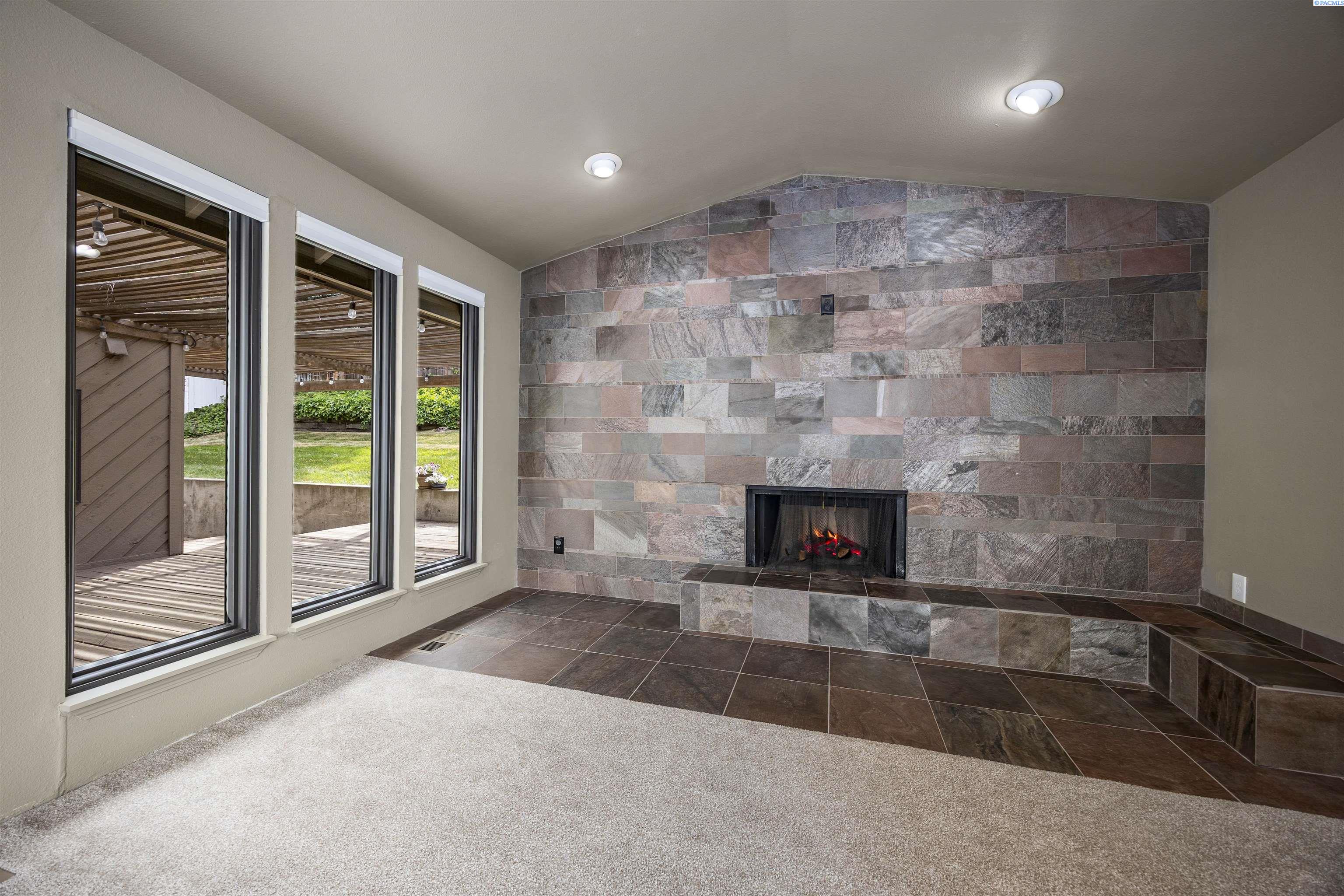 2507 Dawn Hill Ct, Richland, WA 99352