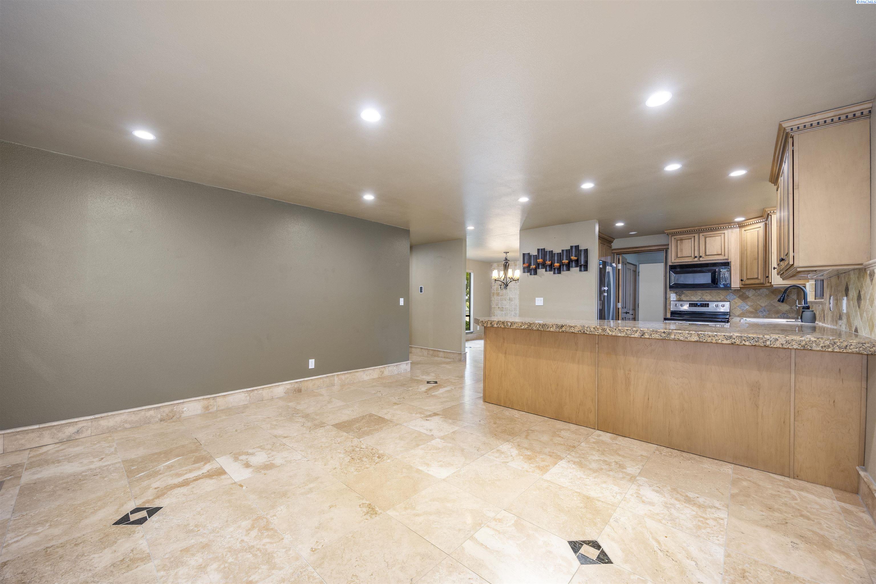2507 Dawn Hill Ct, Richland, WA 99352