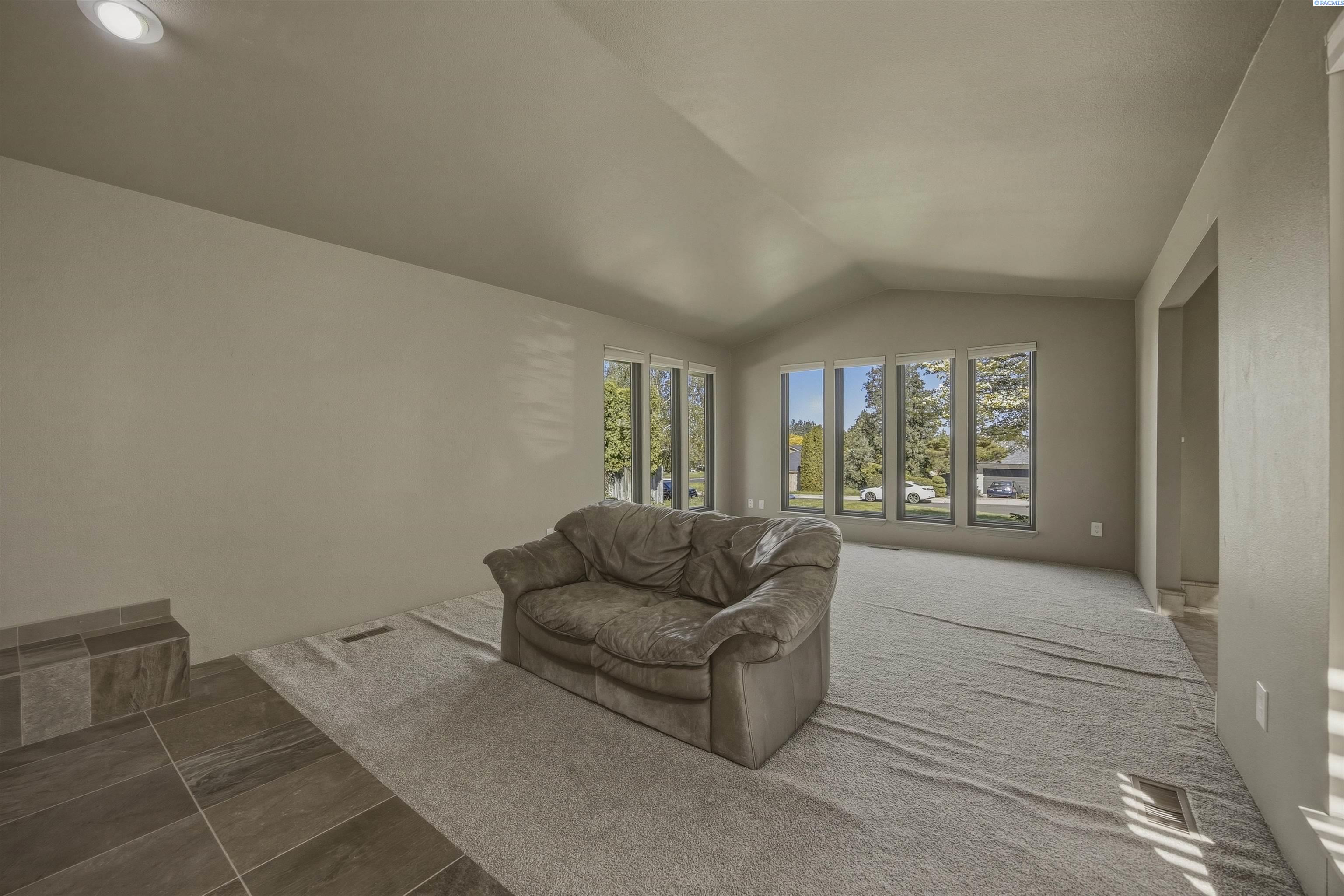 2507 Dawn Hill Ct, Richland, WA 99352