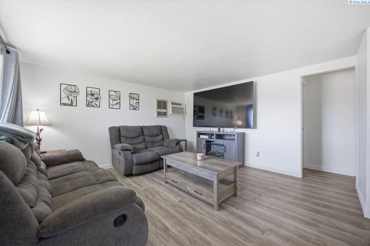 1605 Perkins Ave, Richland, WA 99354