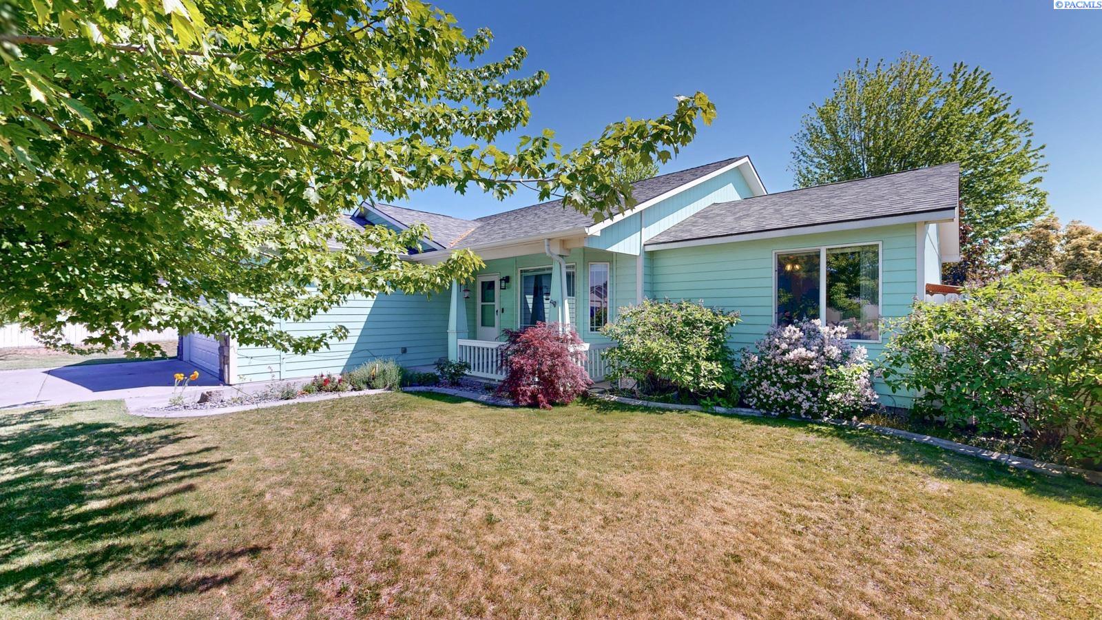 5401 Seahawk Dr, West Richland, WA 99353