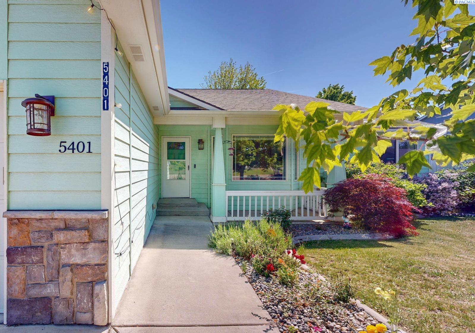 5401 Seahawk Dr, West Richland, WA 99353