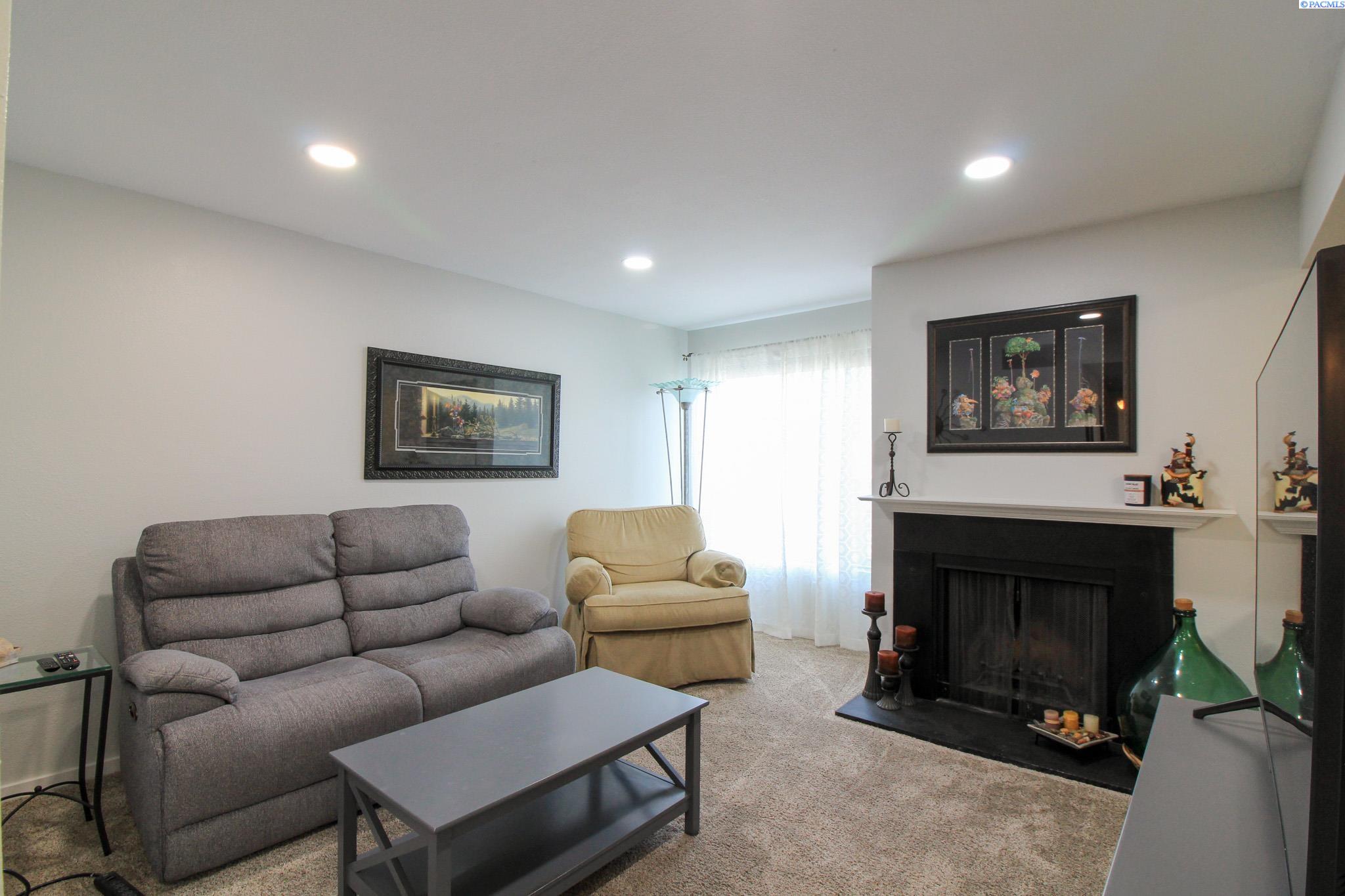 303 Gage Blvd #227, Richland, WA 99352