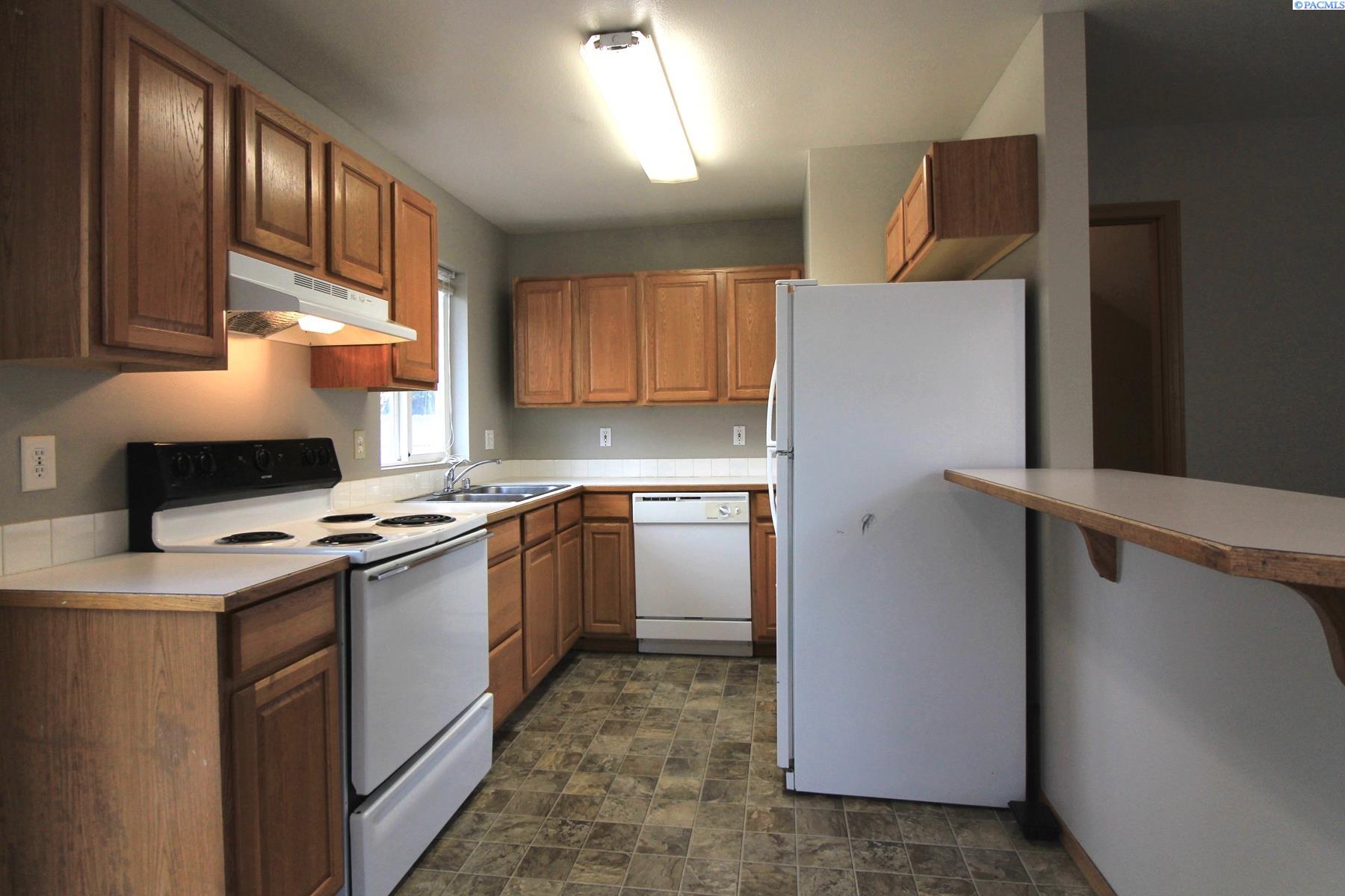 825 Elm St, Kennewick, WA 99336