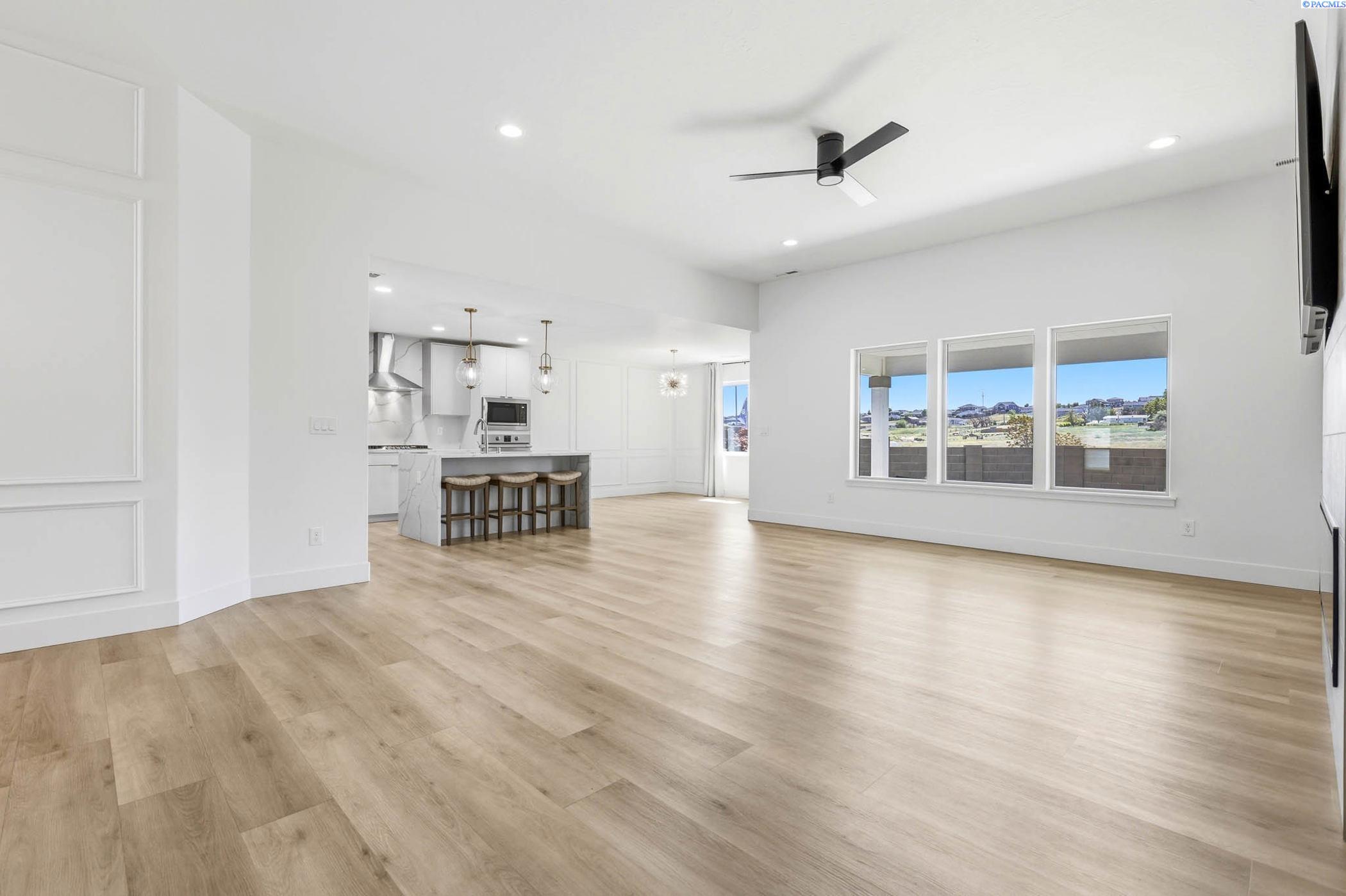 6419 32nd , Kennewick, WA 99338