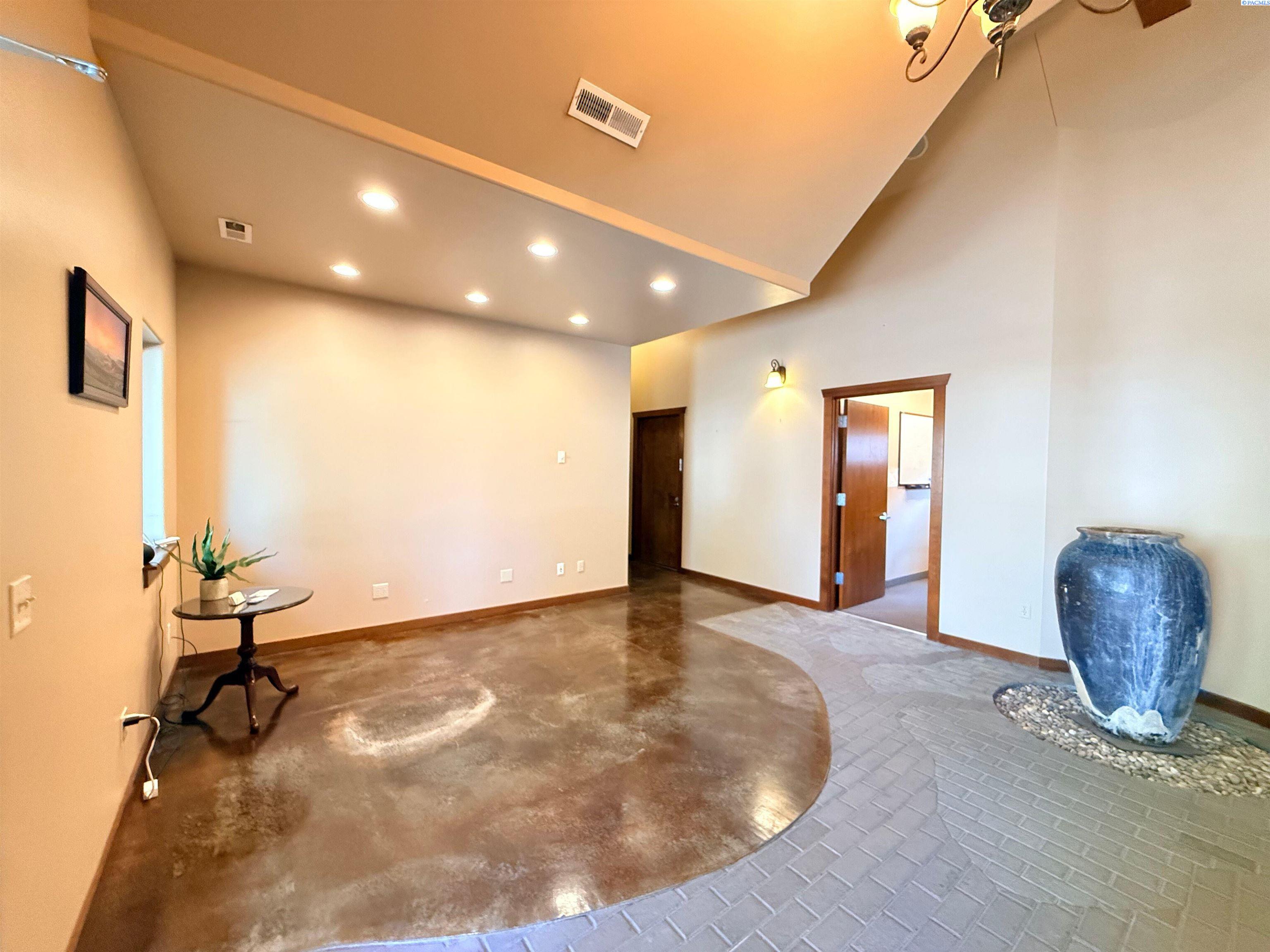 1212 Columbia Park Trl #A, Richland, WA 99352
