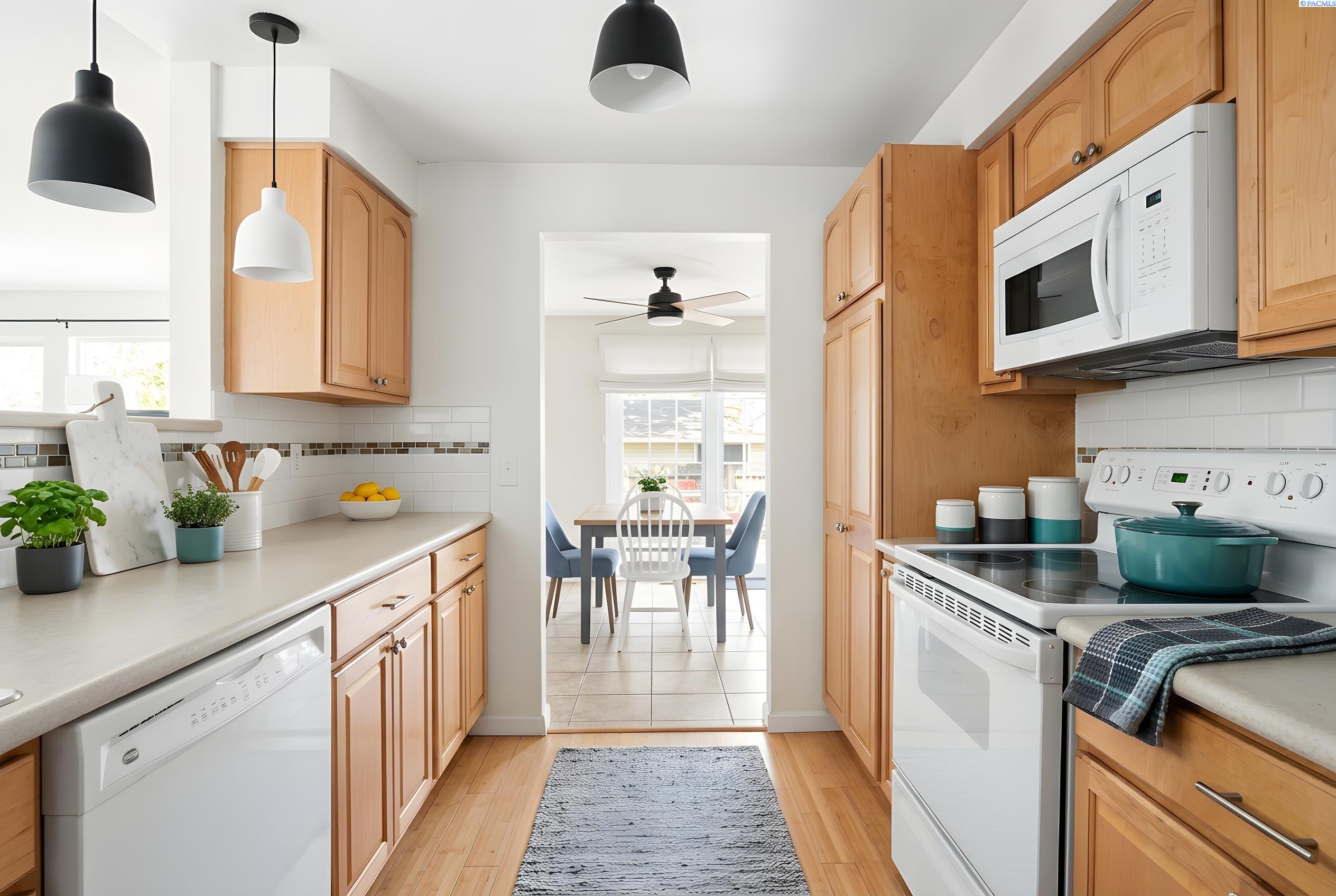 8712 Entiat Ave, Kennewick, WA 99336-9999