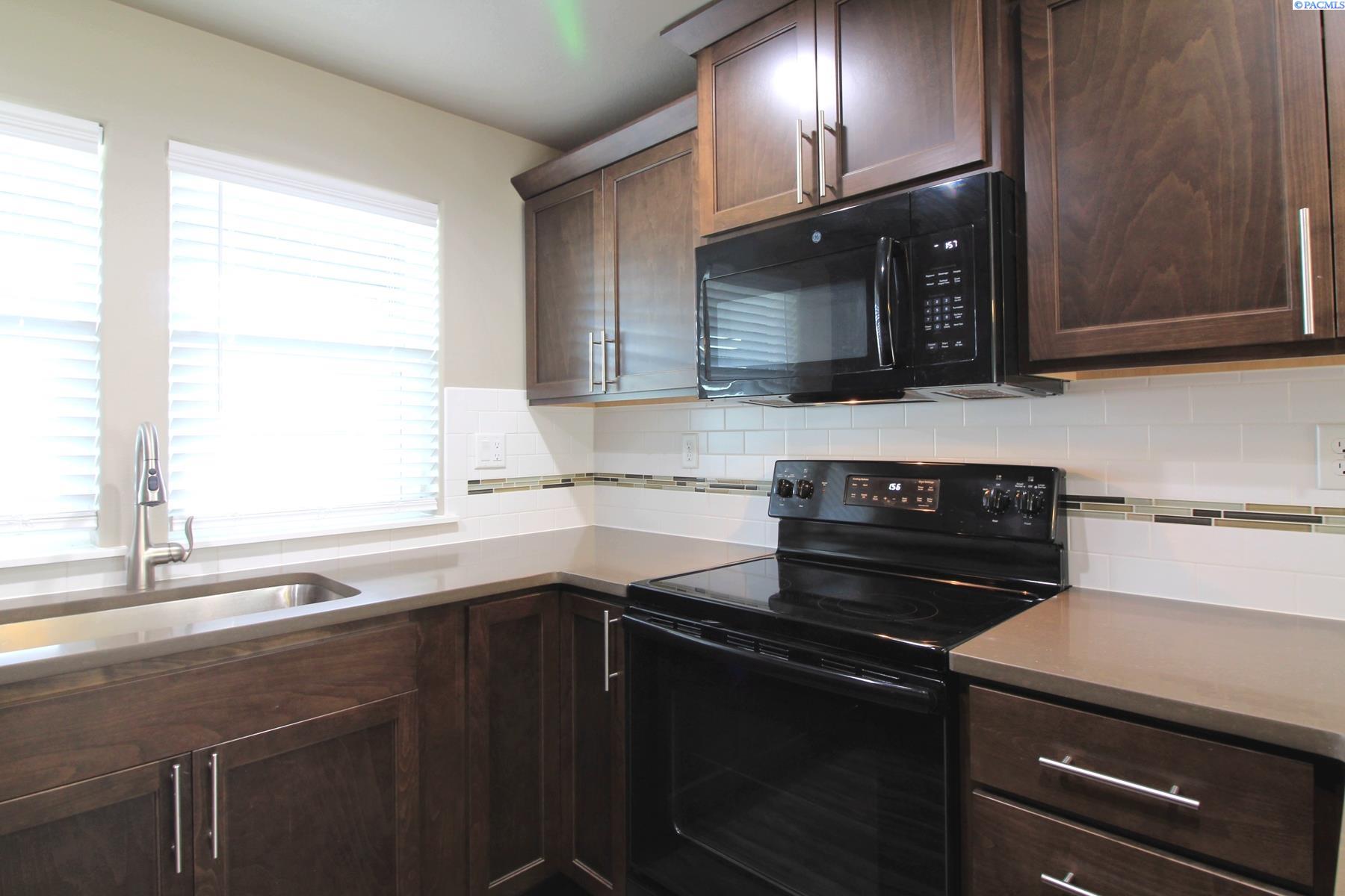 680 Marysville Way, Richland, WA 99352