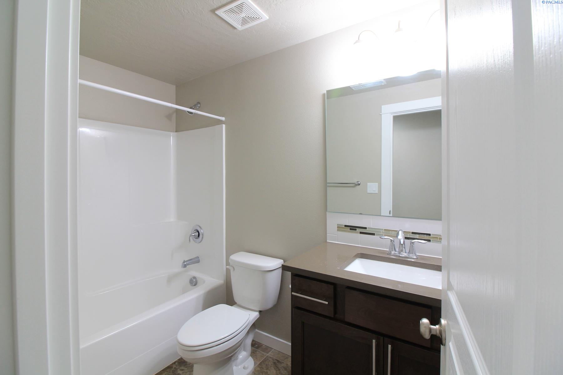 680 Marysville Way, Richland, WA 99352