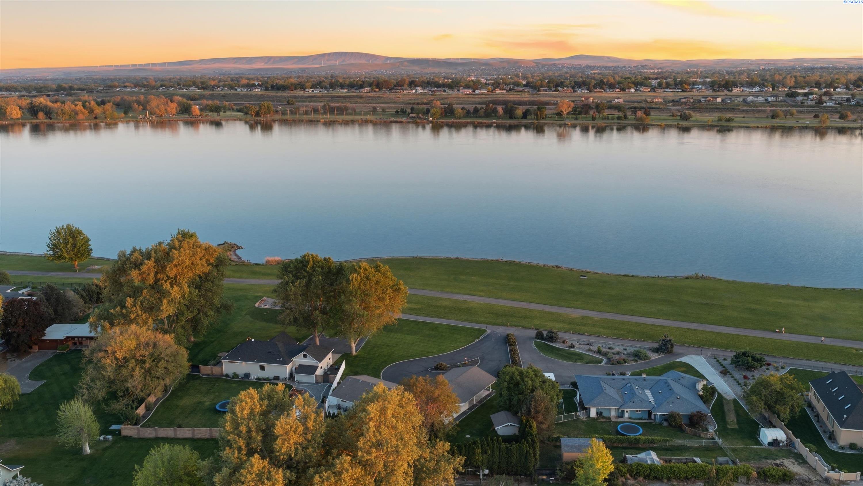 419 Rd 52 , Pasco, WA 99301