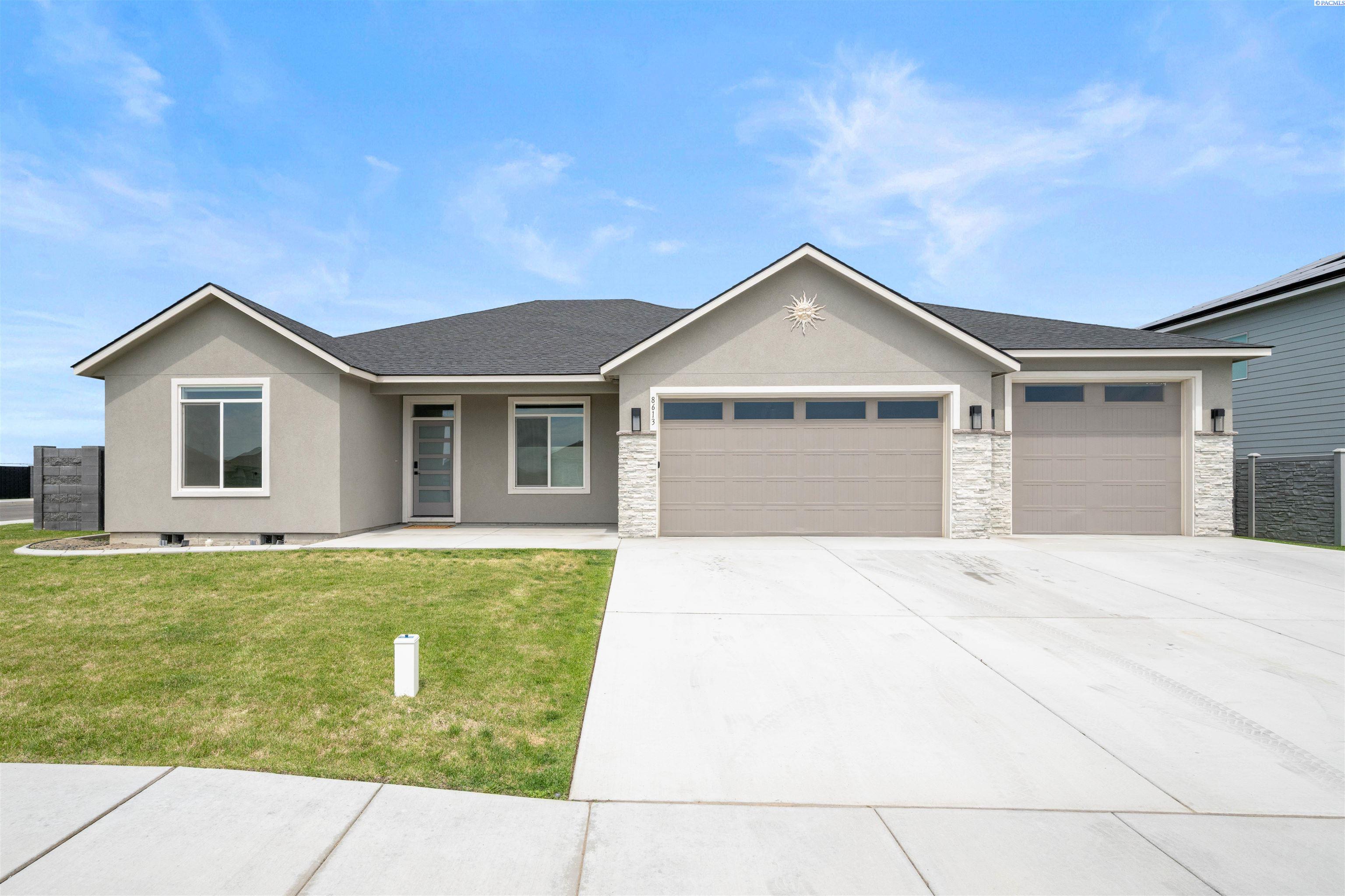 8613 Dusty Maiden Dr, Pasco, WA 99301