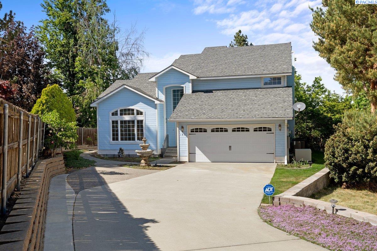 150 Englewood Dr, Richland, WA 99352