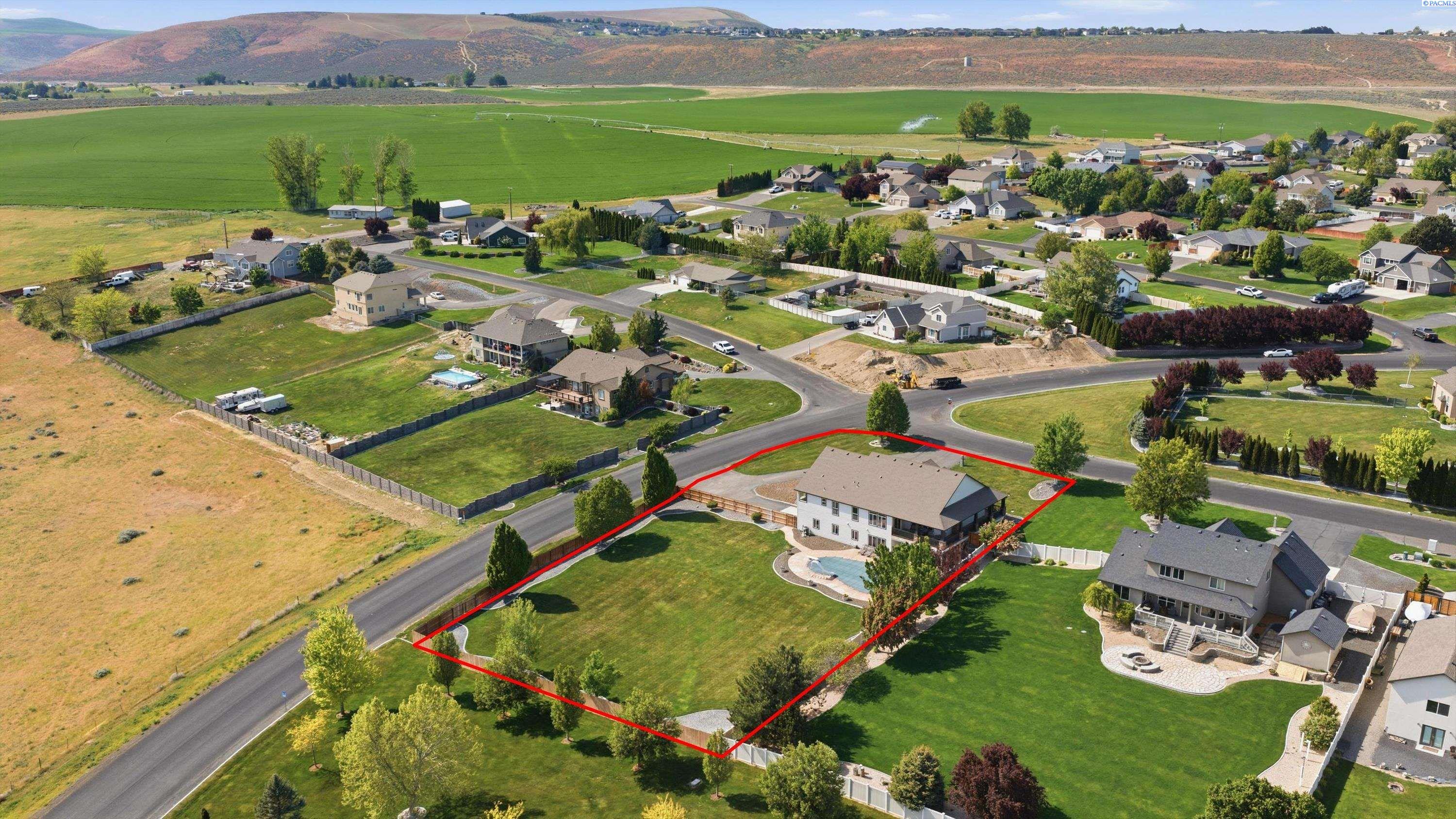 98303 Ridgeview Dr, Kennewick, WA 98903-7513