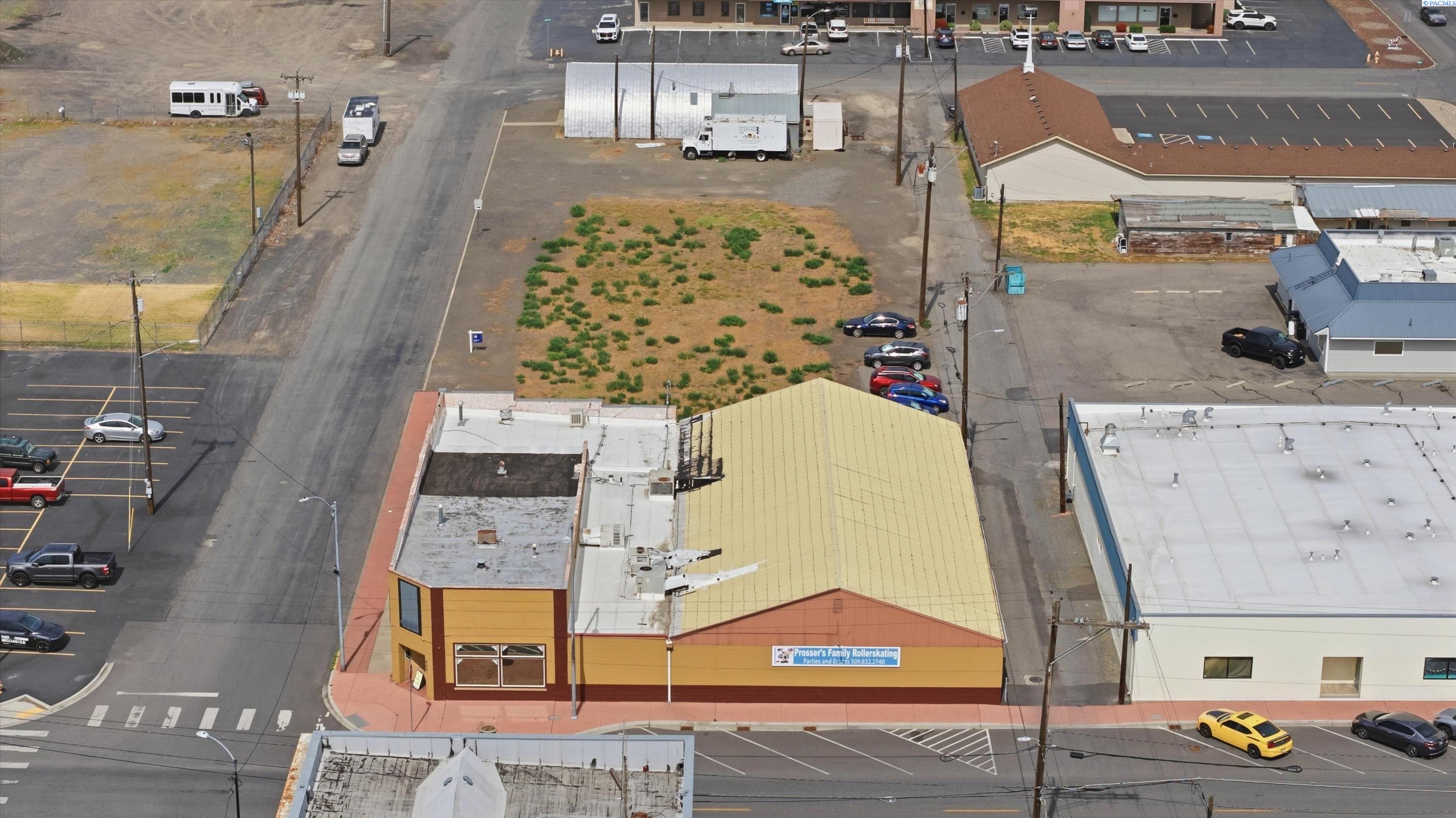 602 7th St, Prosser, WA 99350