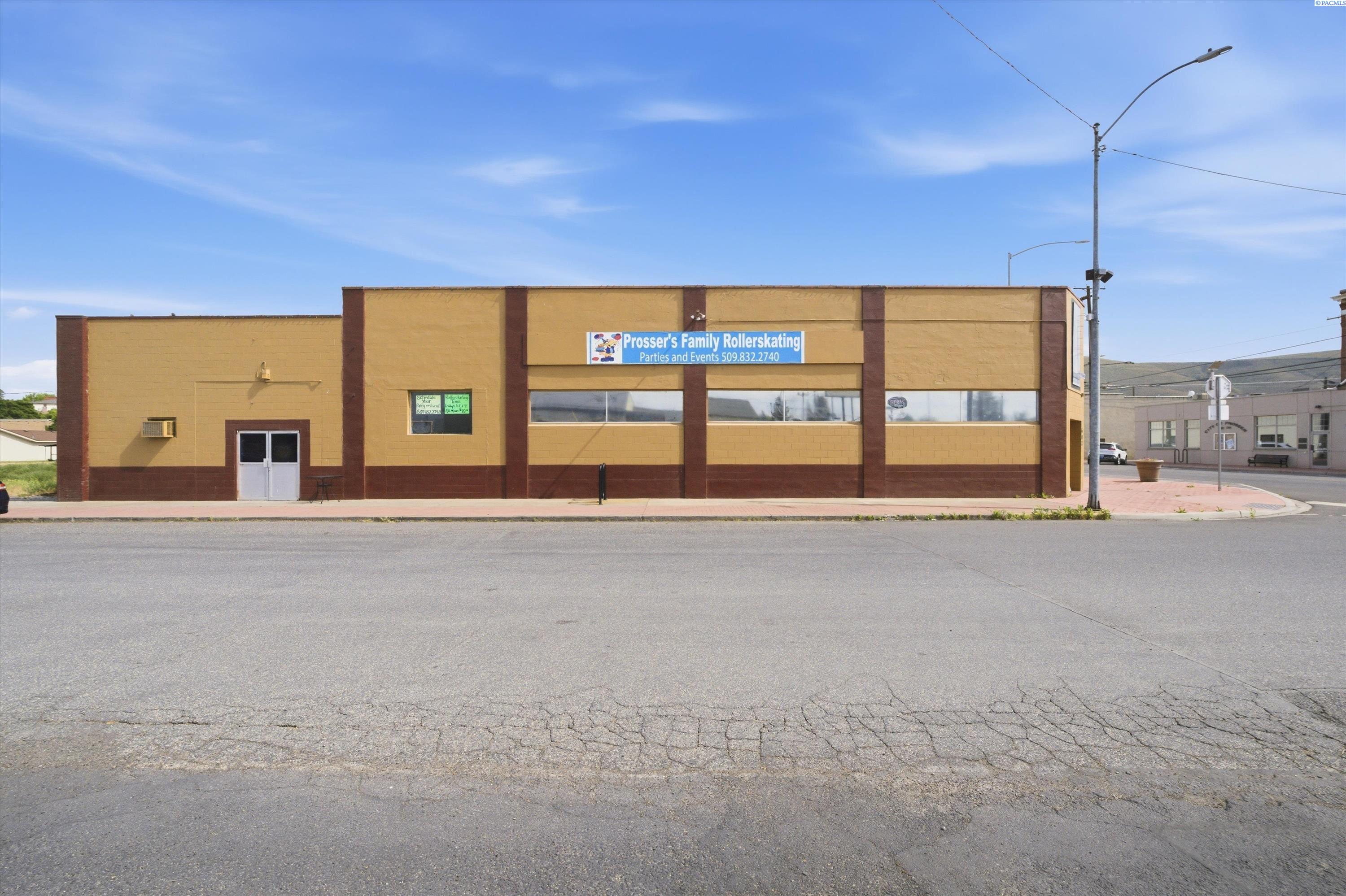 602 7th St, Prosser, WA 99350