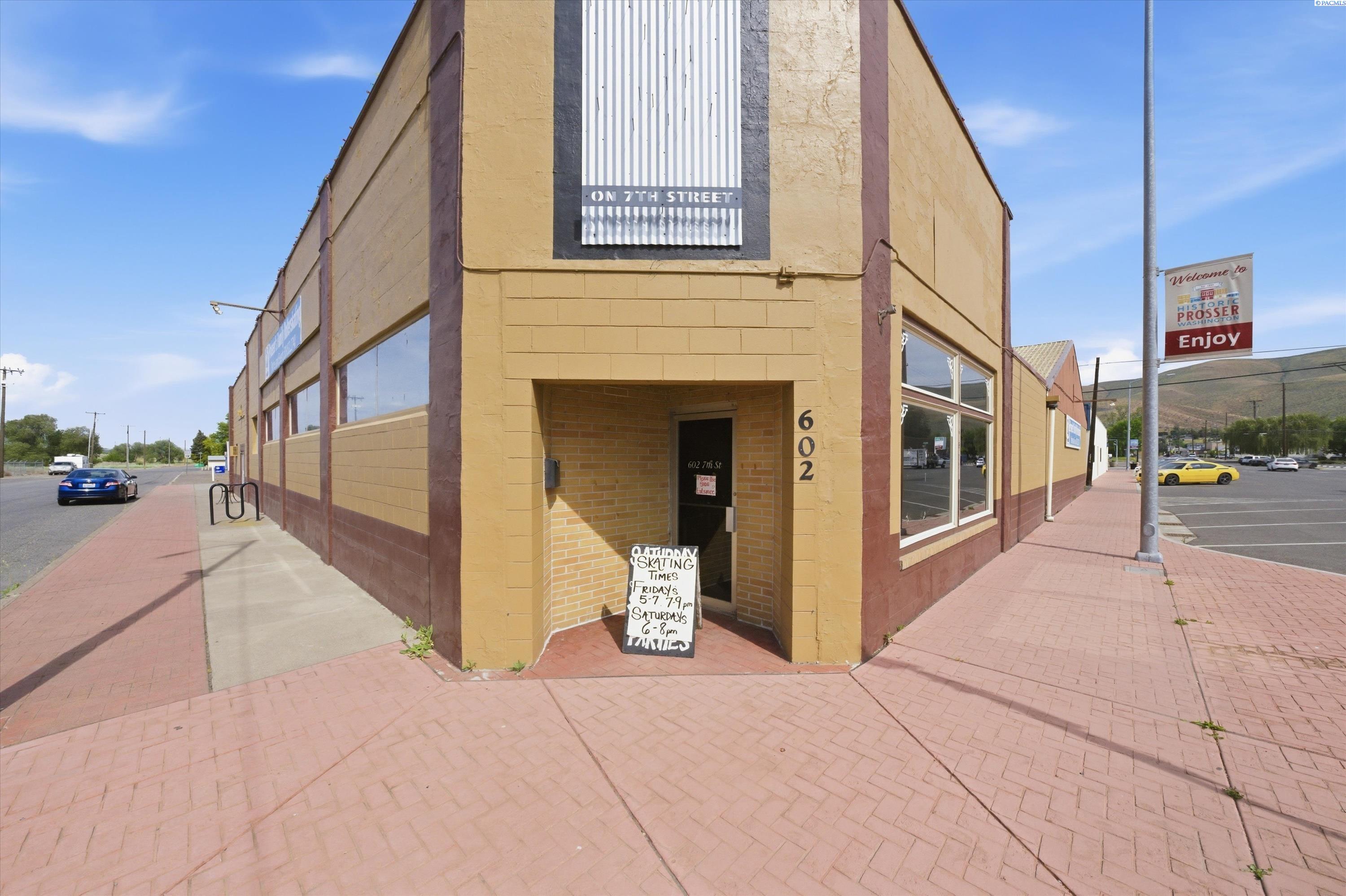 602 7th St, Prosser, WA 99350
