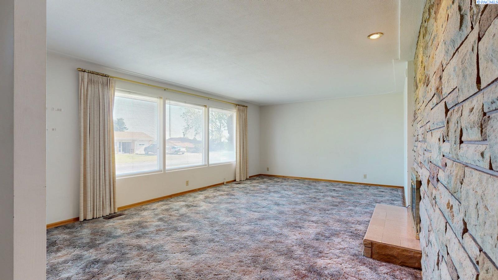7111 Willamette Ave, Kennewick, WA 99336