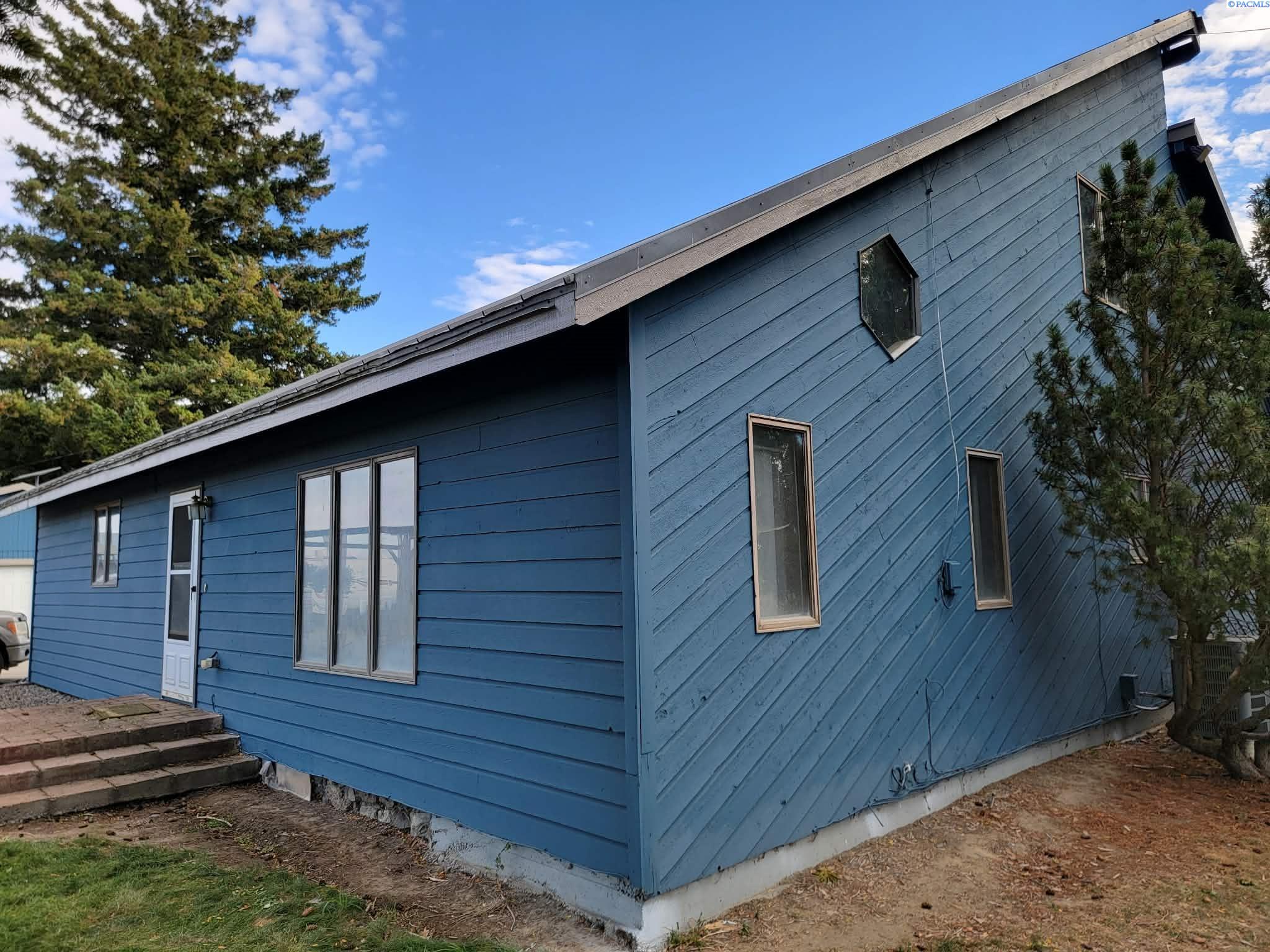 2241 Olmstead Rd, Grandview WA 98930