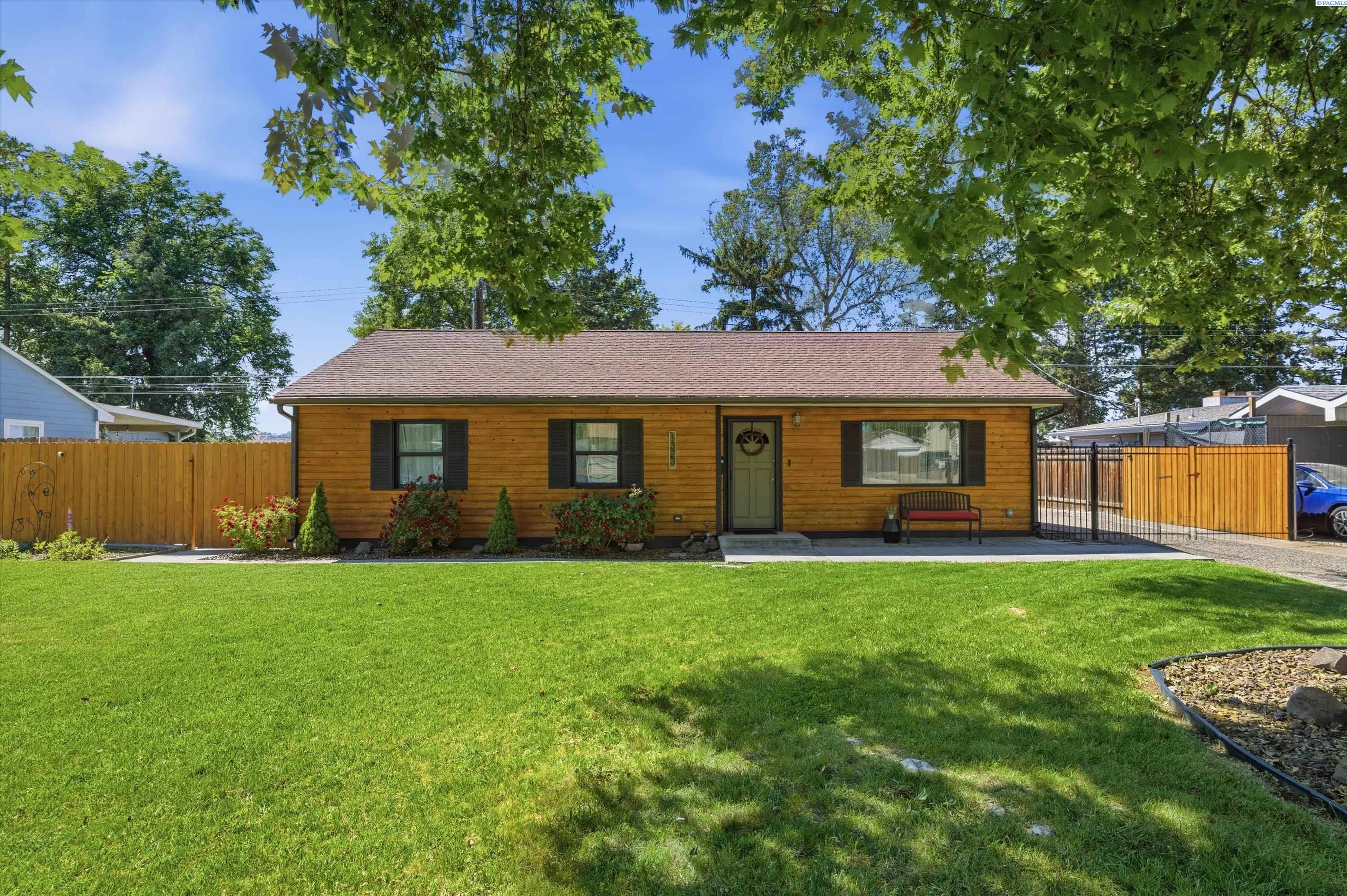 1323 Cottonwood Dr, Richland, WA 99354