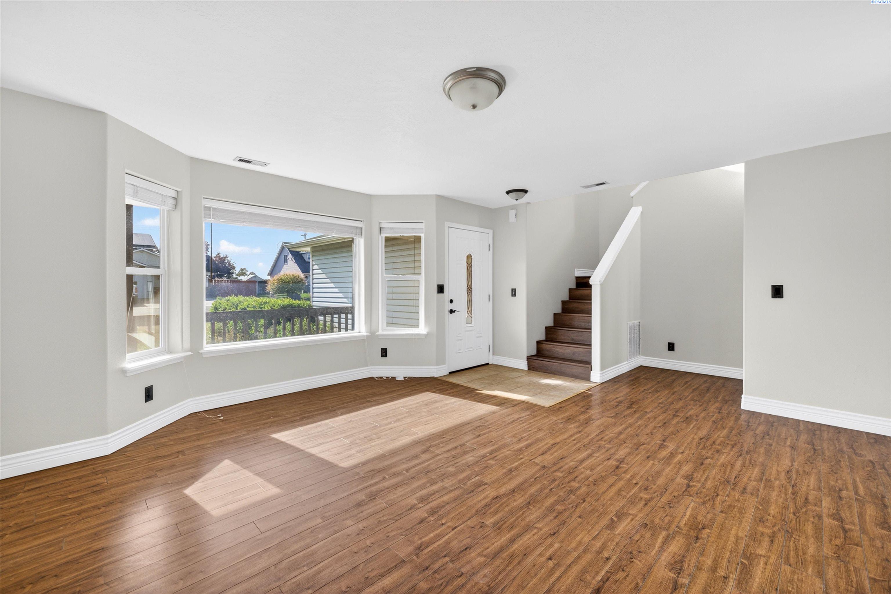 4015 Hayden Ln, Pasco, WA 99301