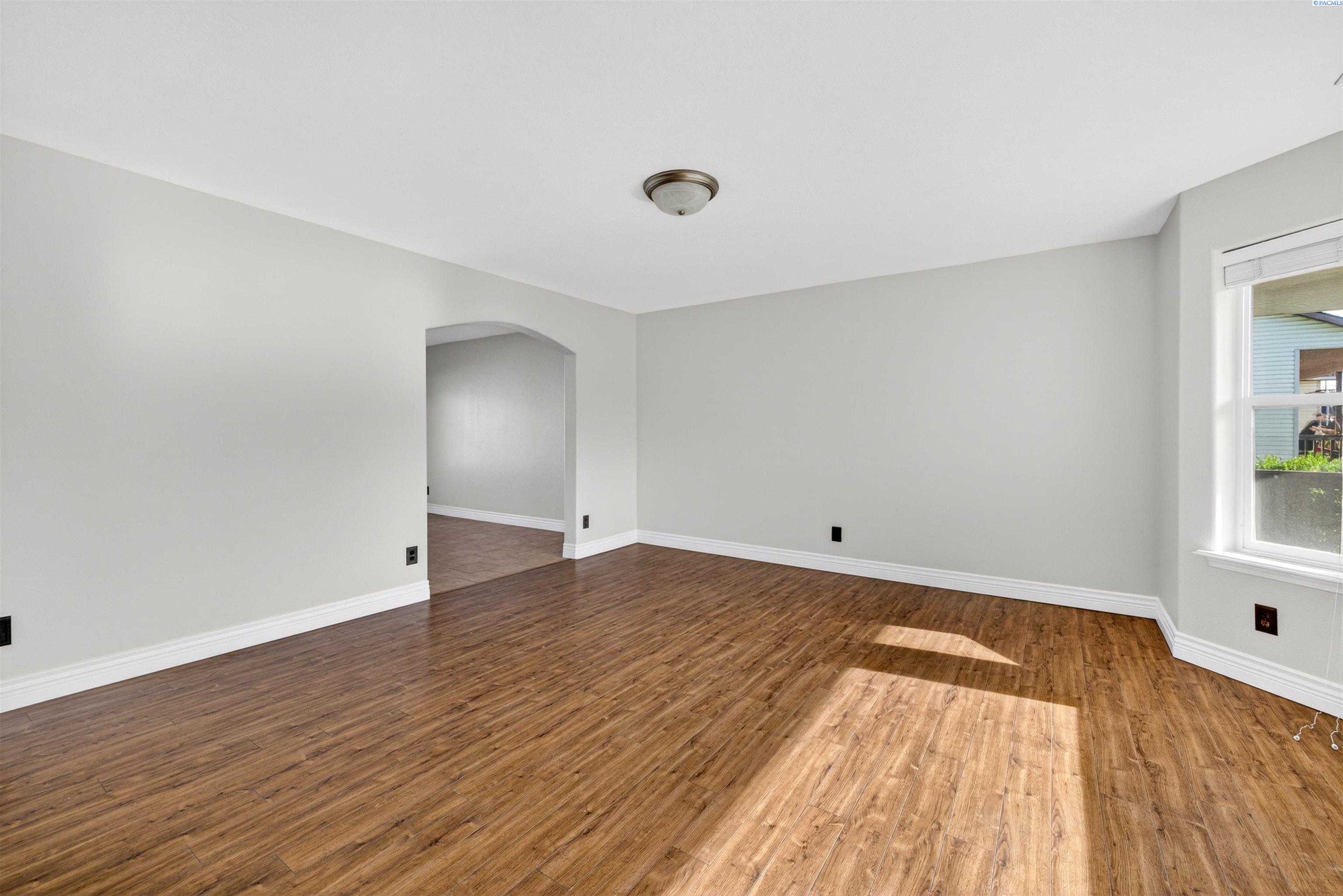 4015 Hayden Ln, Pasco, WA 99301