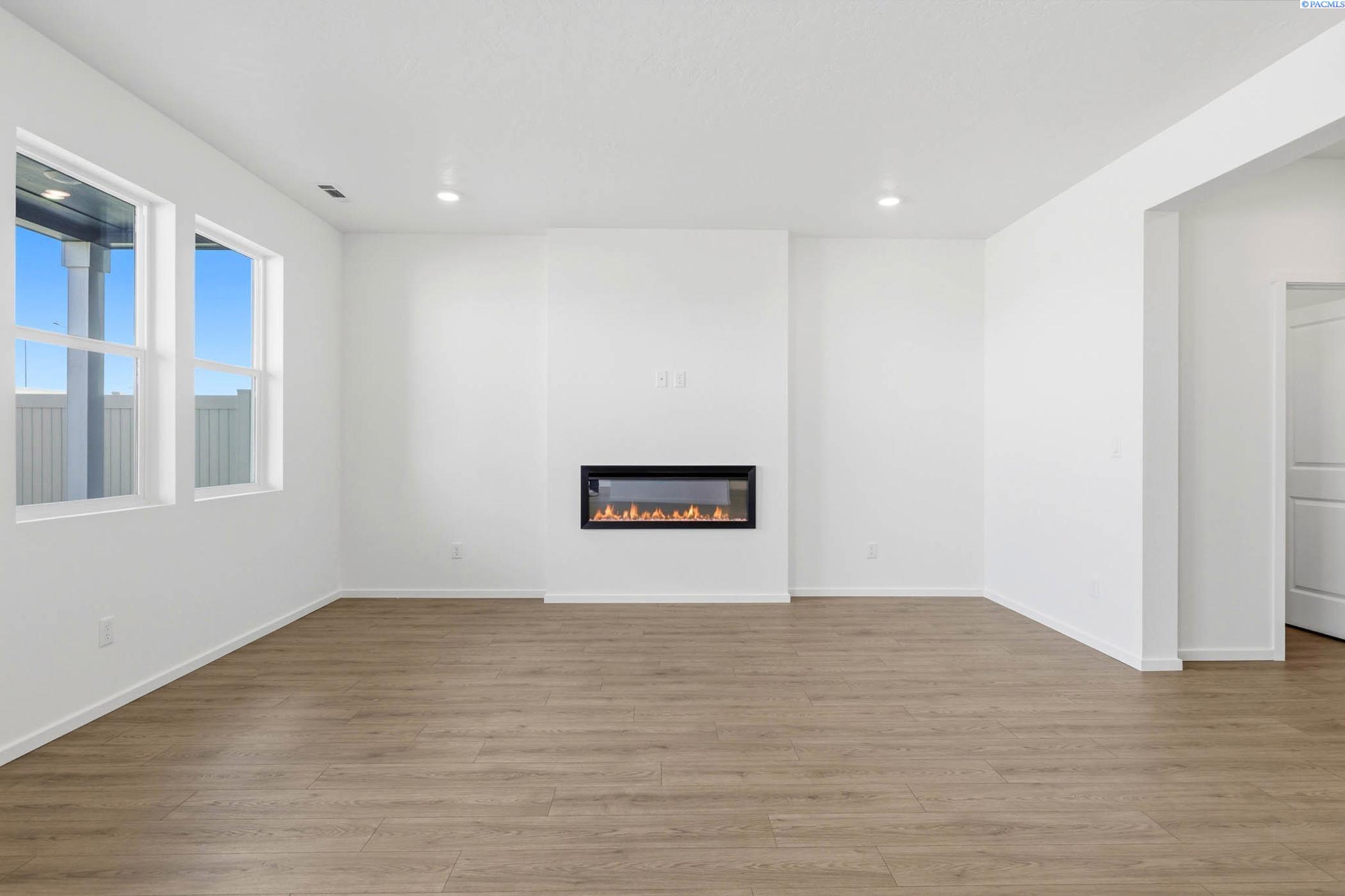 6515 Polar Dr, Pasco, WA 99301