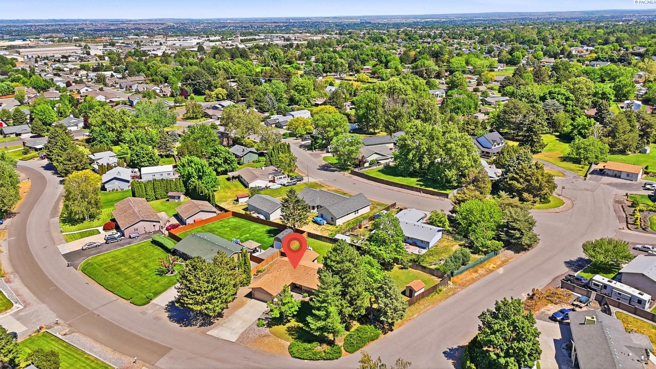 821 Young St, Kennewick, WA 99336