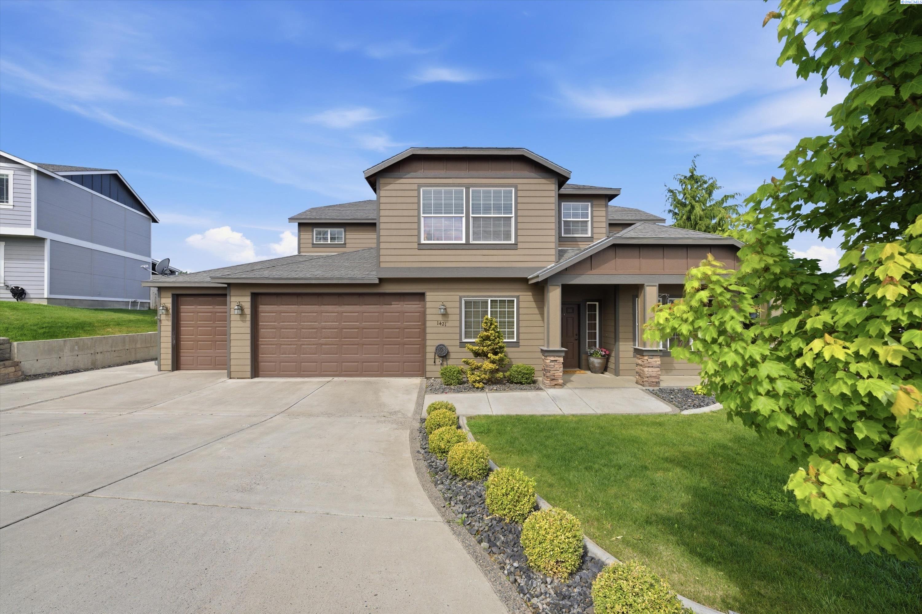 1421 Mazzard Ave, West Richland, WA 99353