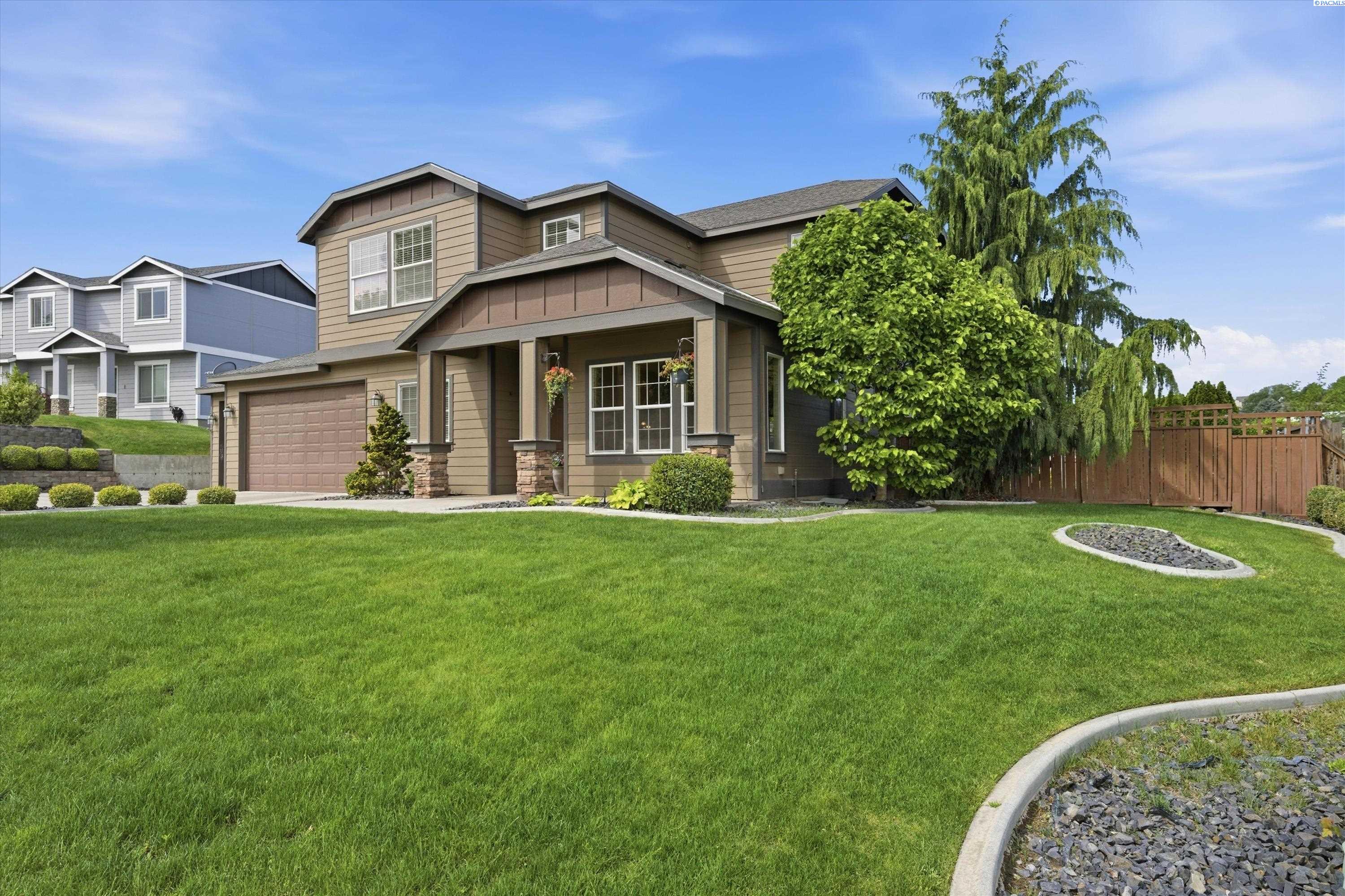 1421 Mazzard Ave, West Richland, WA 99353