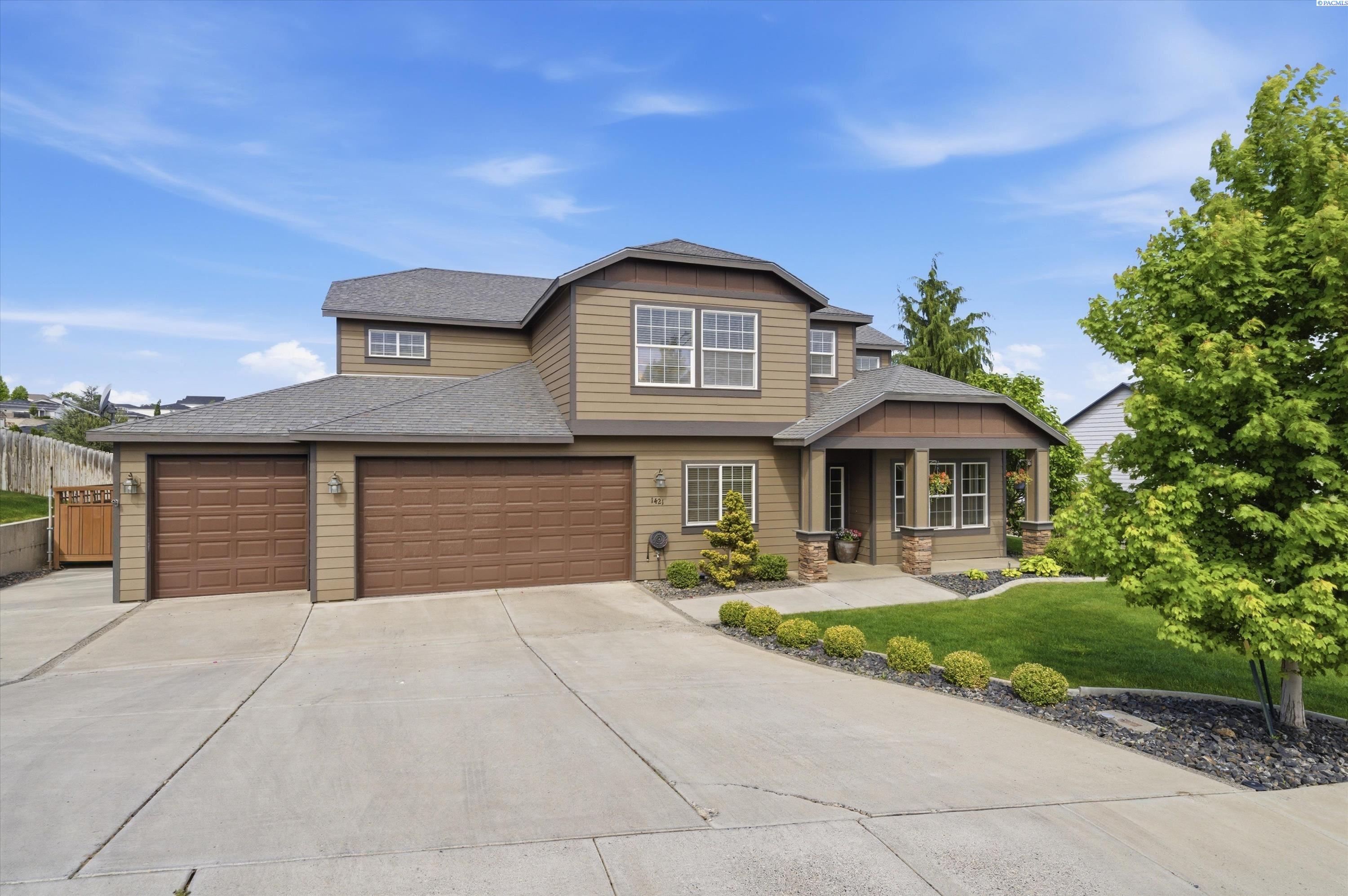 1421 Mazzard Ave, West Richland, WA 99353