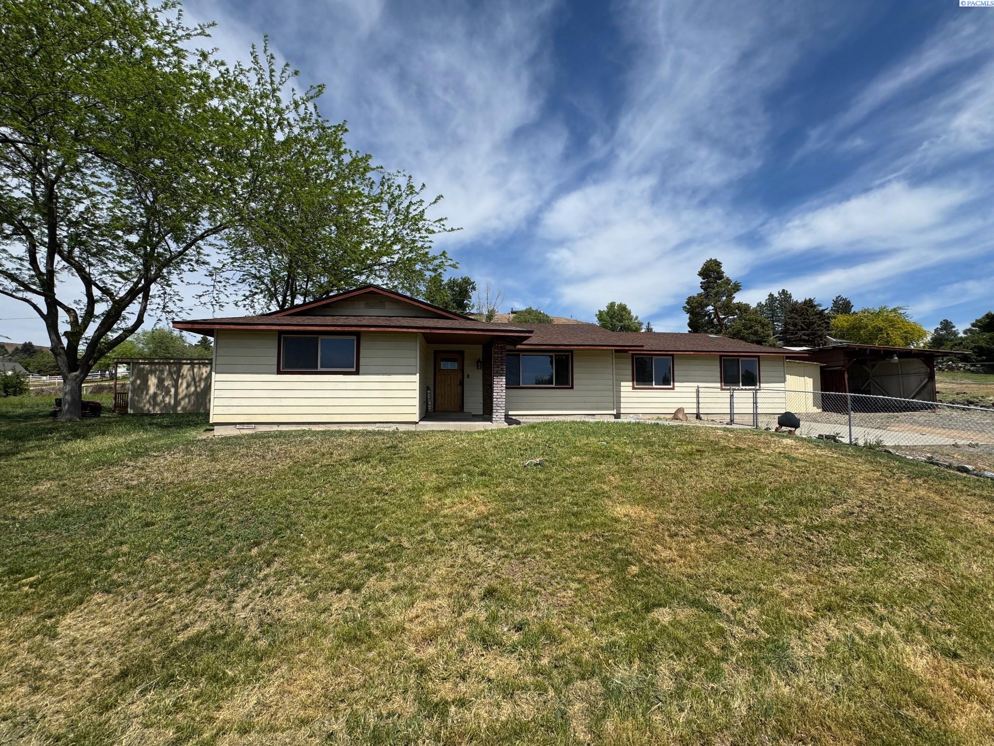 342 Sole Rd, Selah WA 98942
