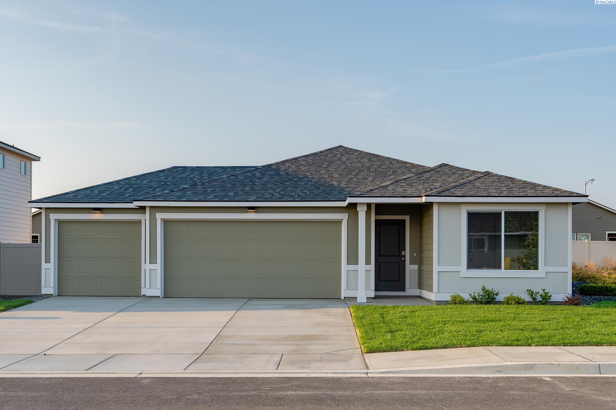11217 Buckingham Dr, Pasco, WA 99301